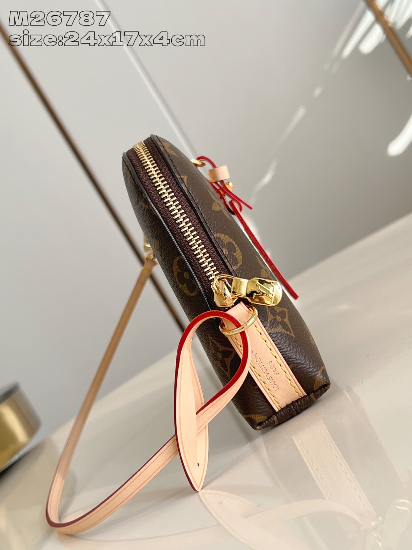 Louis Vuitton Bag M26787