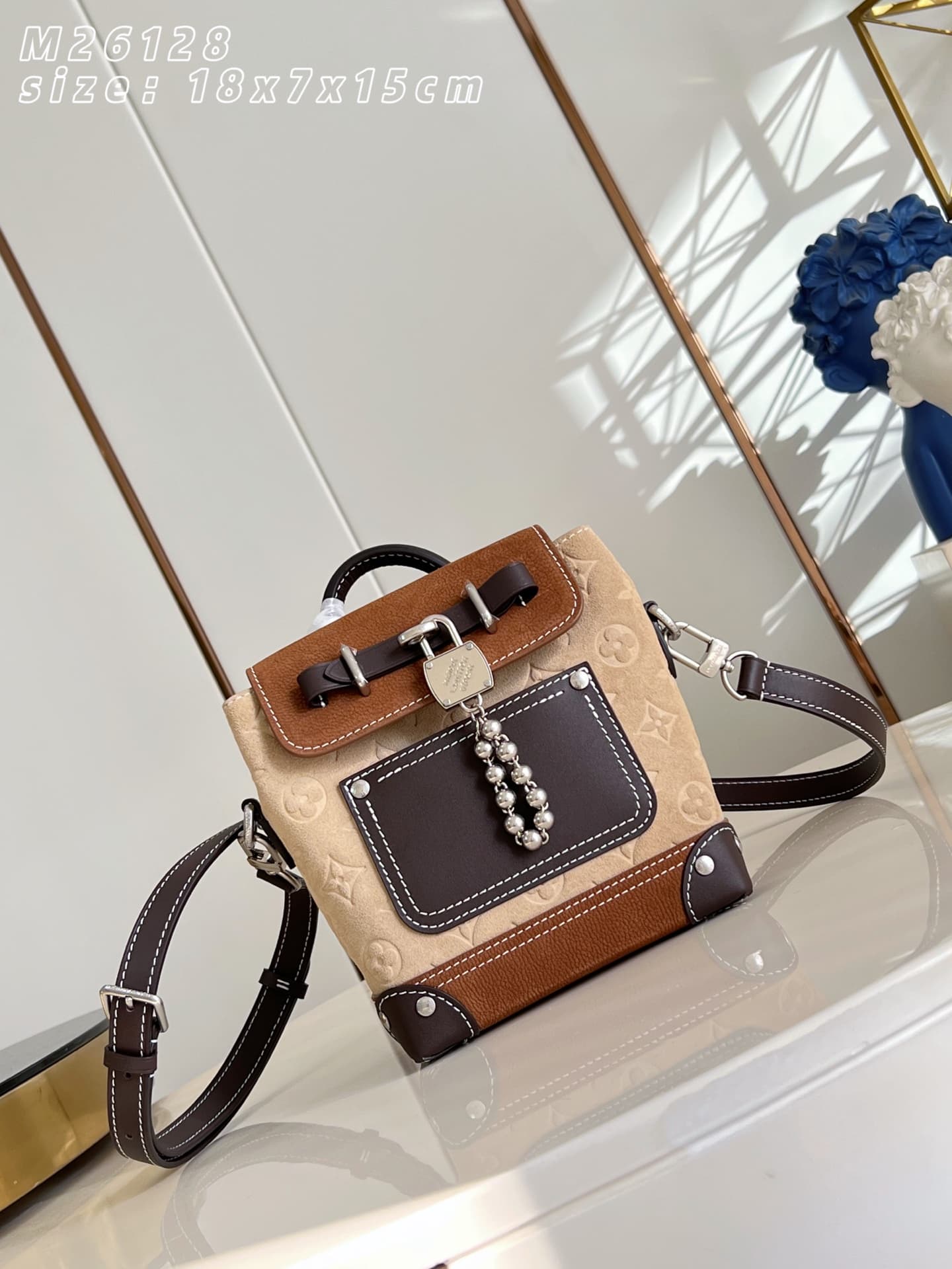 Louis Vuitton Bag M26128