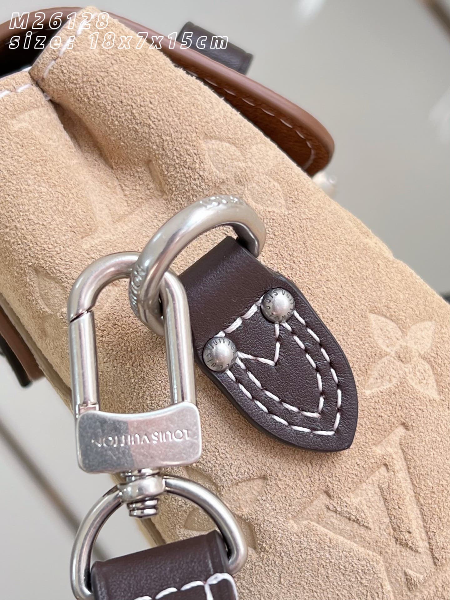 Louis Vuitton Bag M26128
