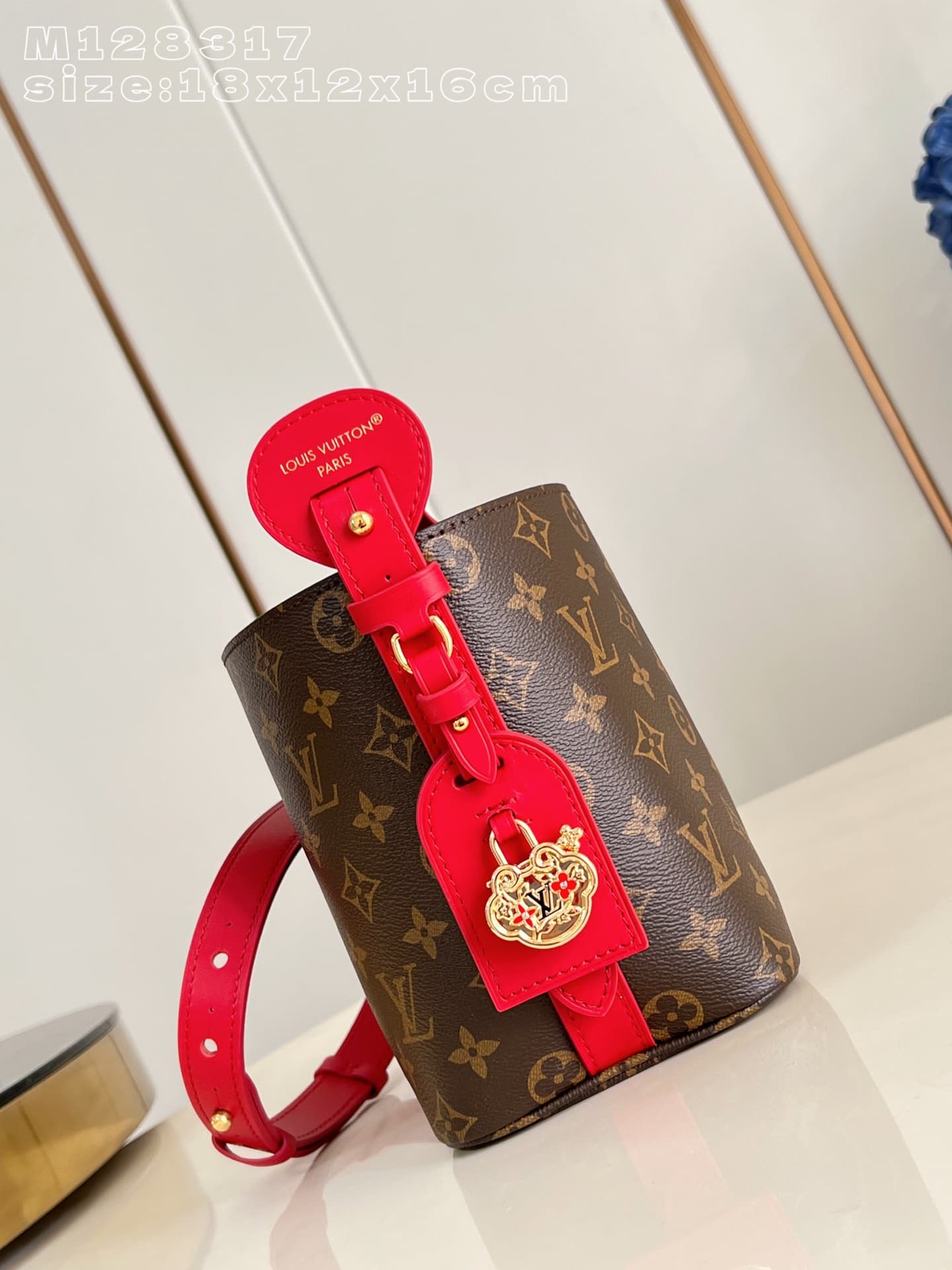 Louis Vuitton Crossbody Bag M28317