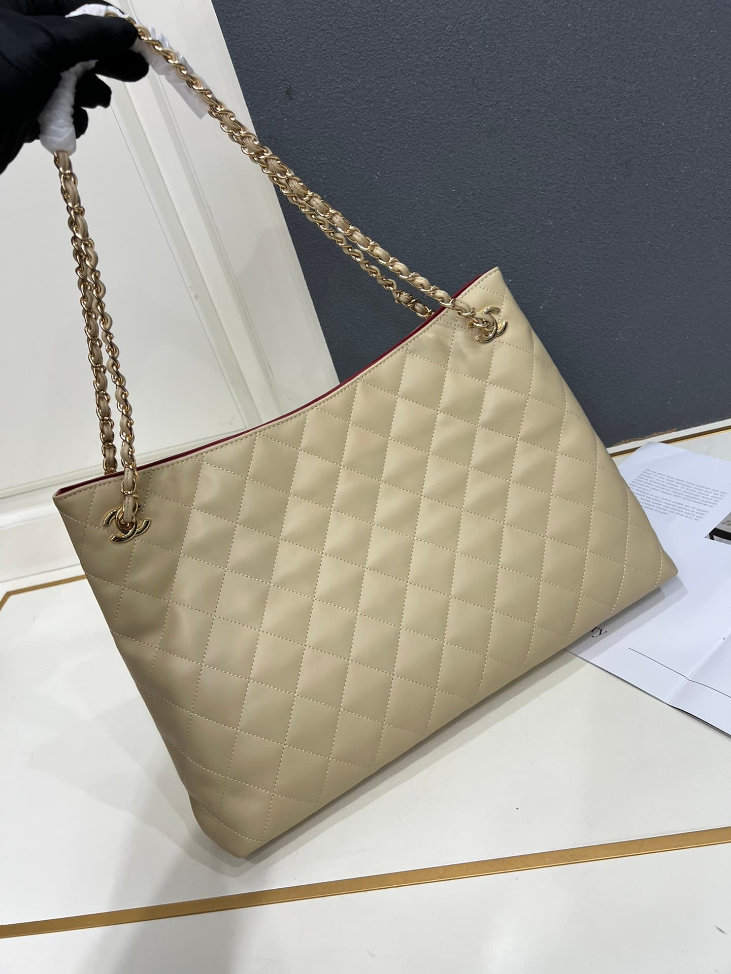 Chanel Gold Product 1S6421