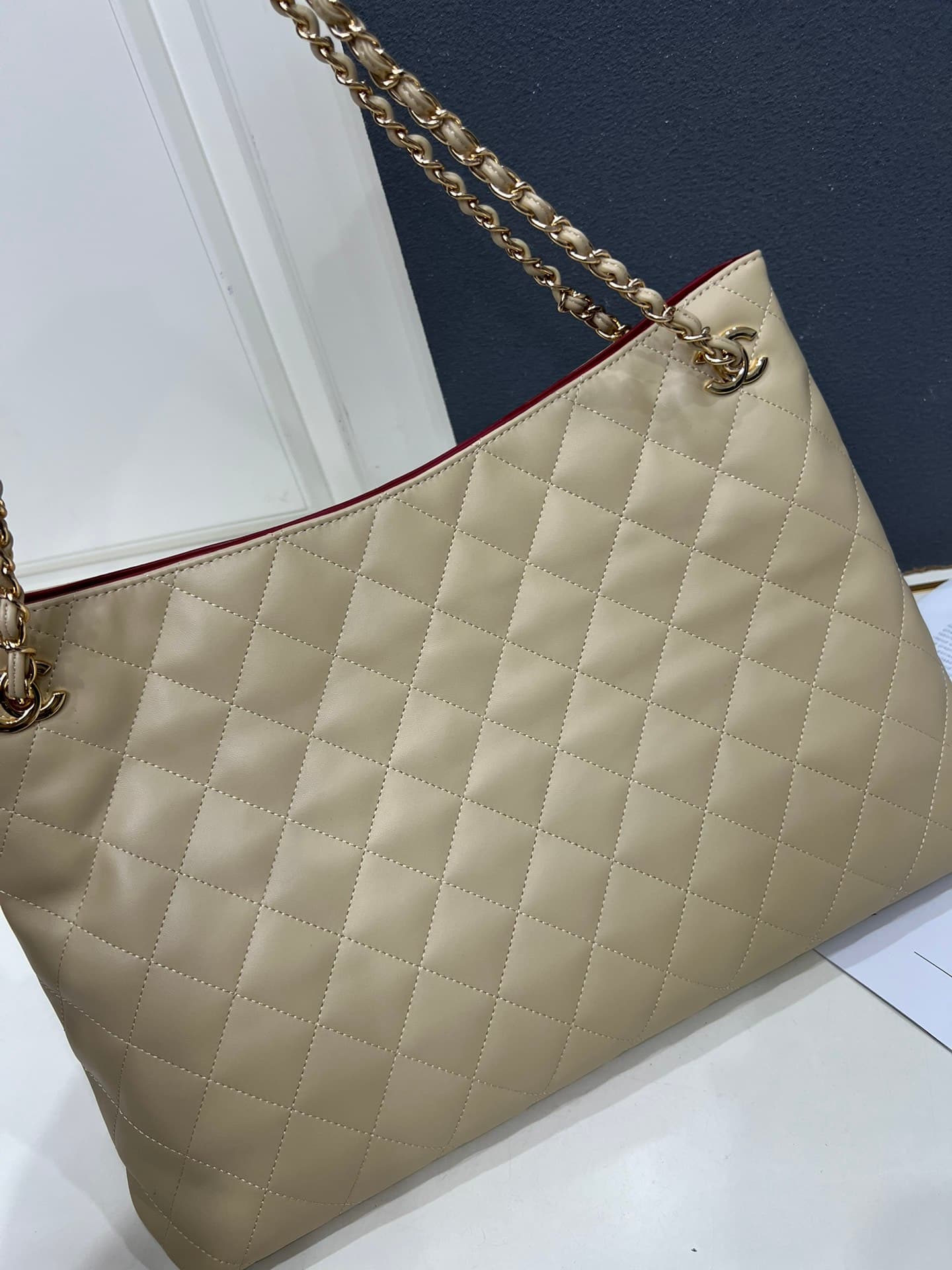 Chanel Gold Product 1S6421