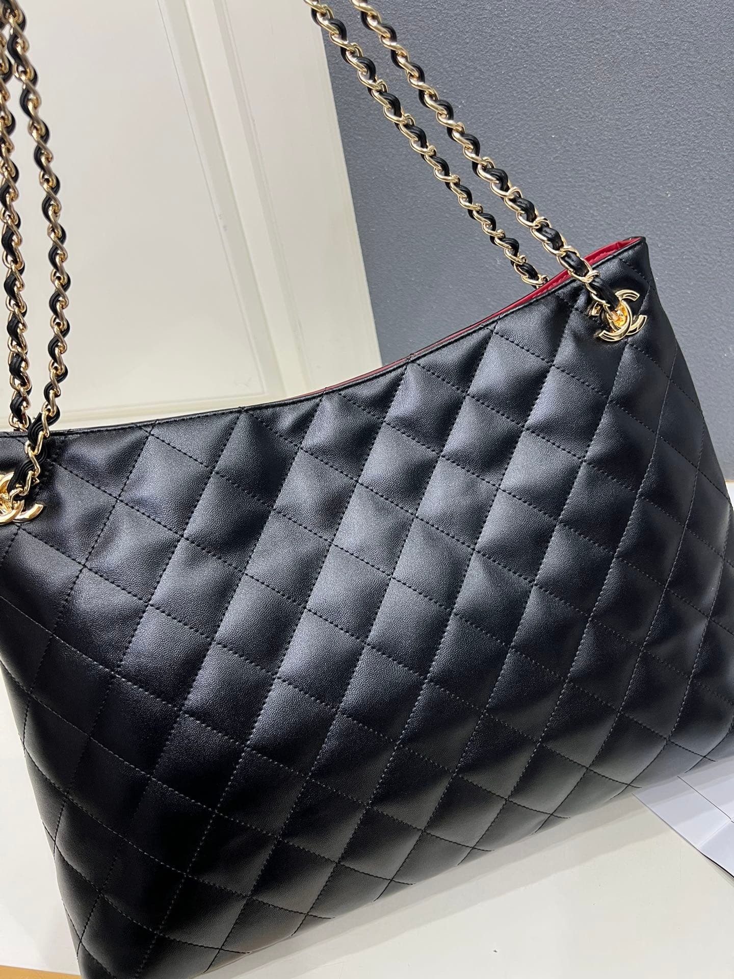 Chanel Gold Product 1S6421