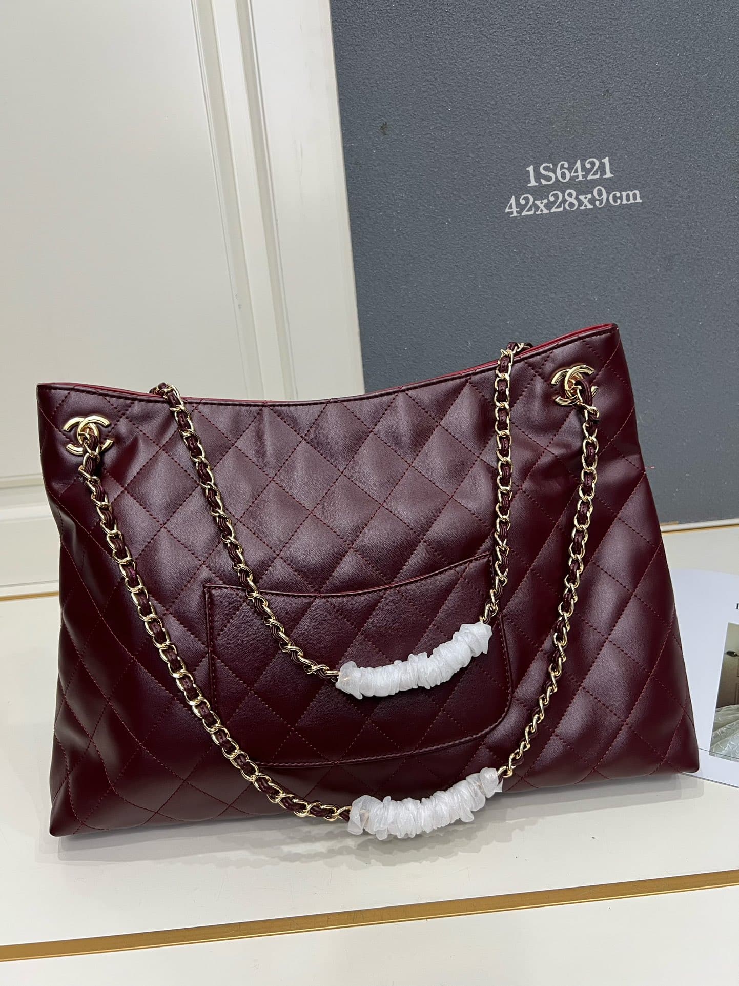 Chanel Gold Product 1S6421