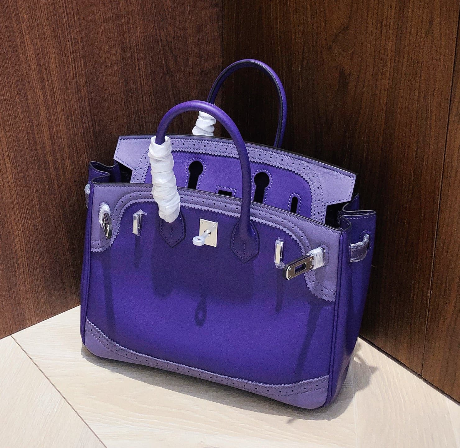 Hermes Black Product