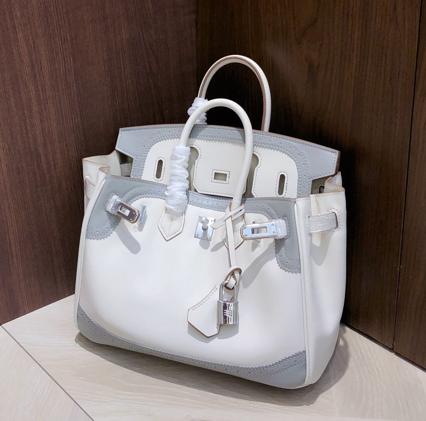 Hermes White Product