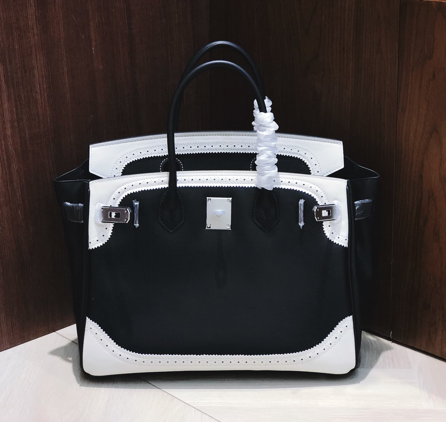 Hermes Black Product
