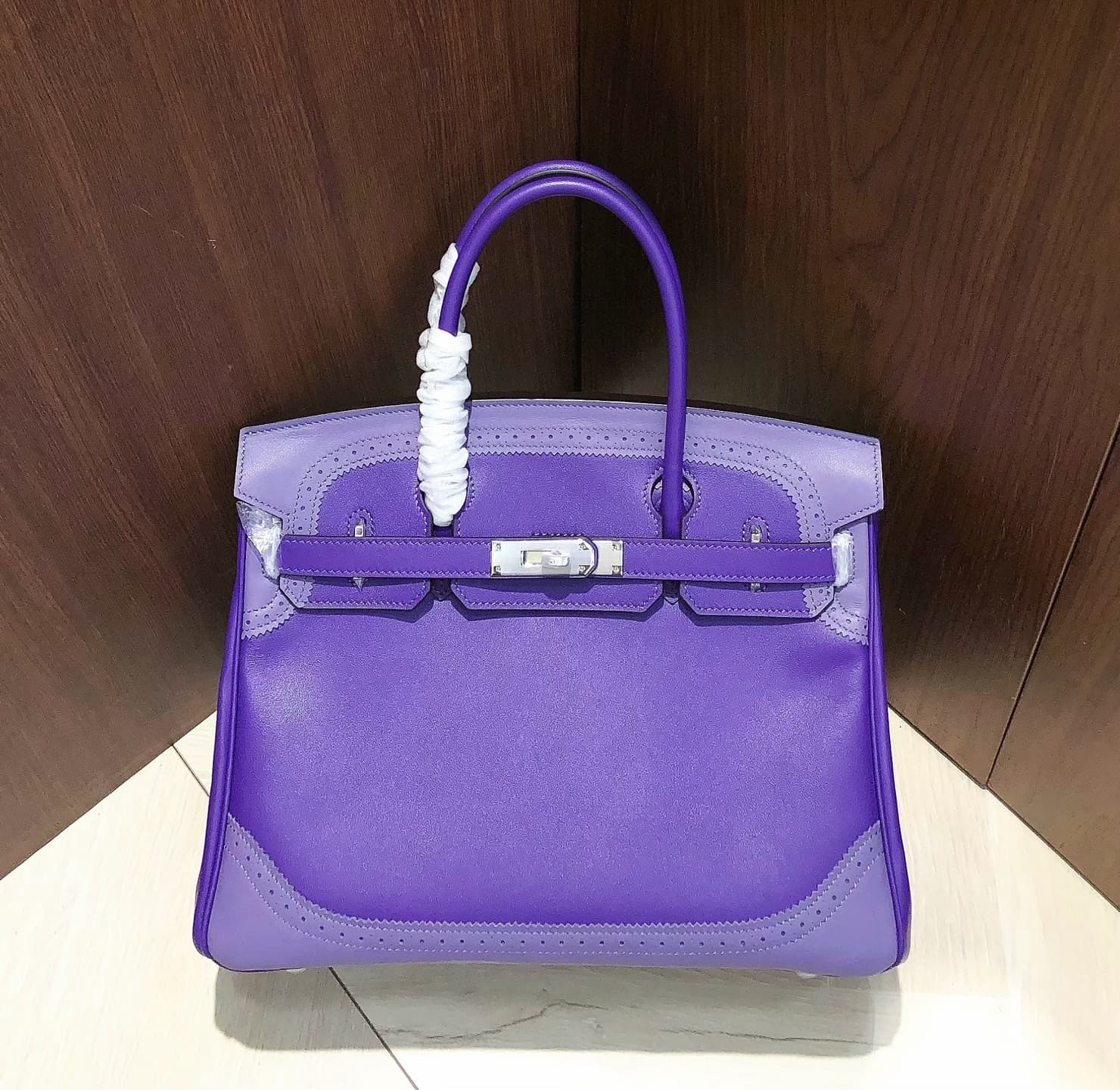 Hermes Black Product