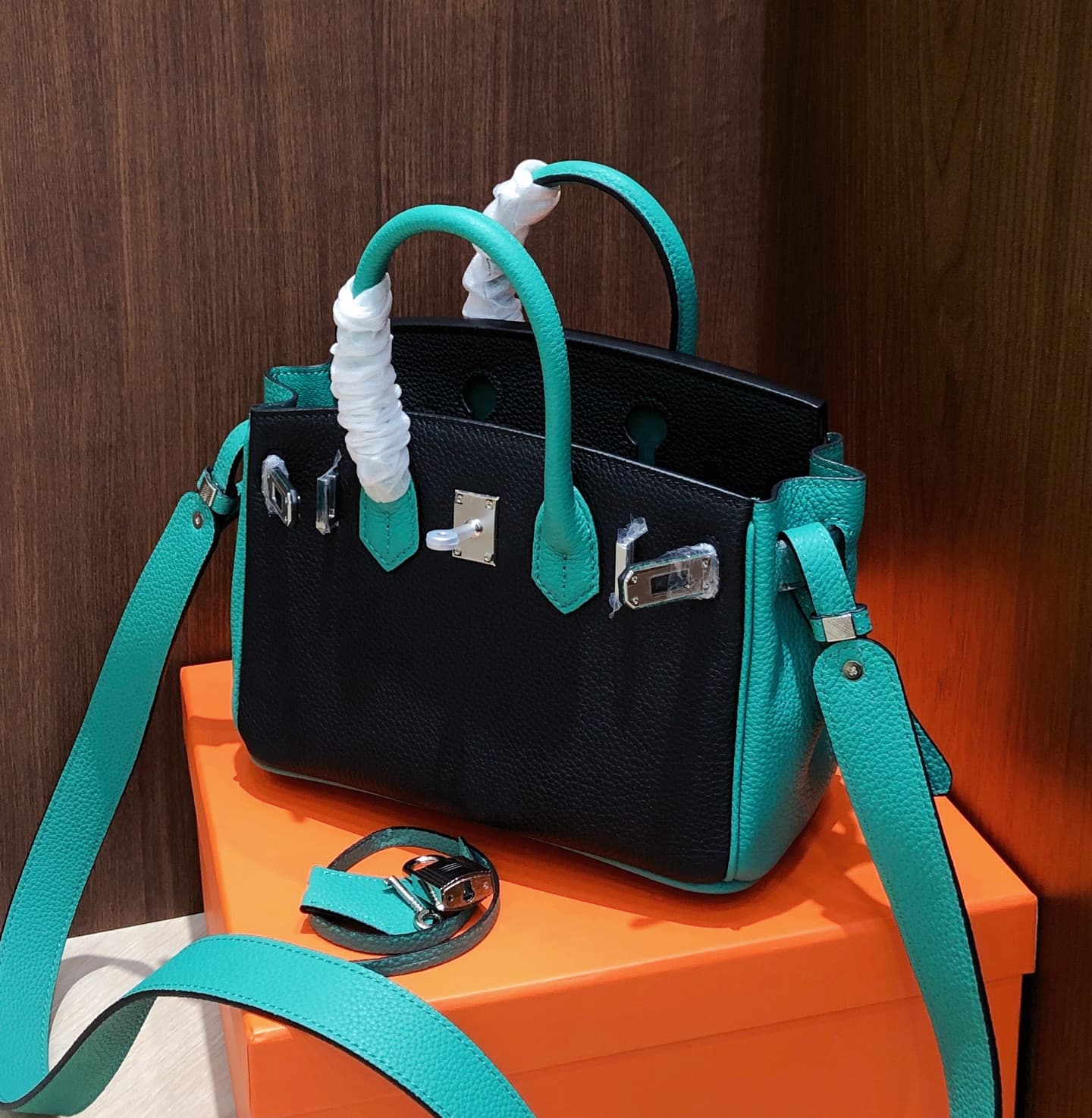 Hermes Black Product