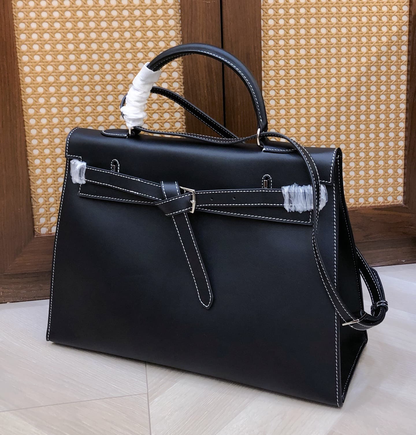Hermes Black Product