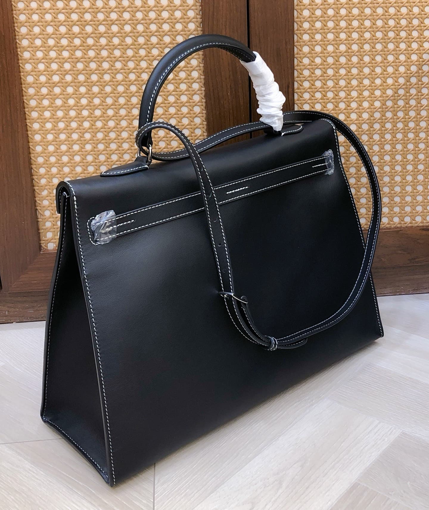 Hermes Black Product