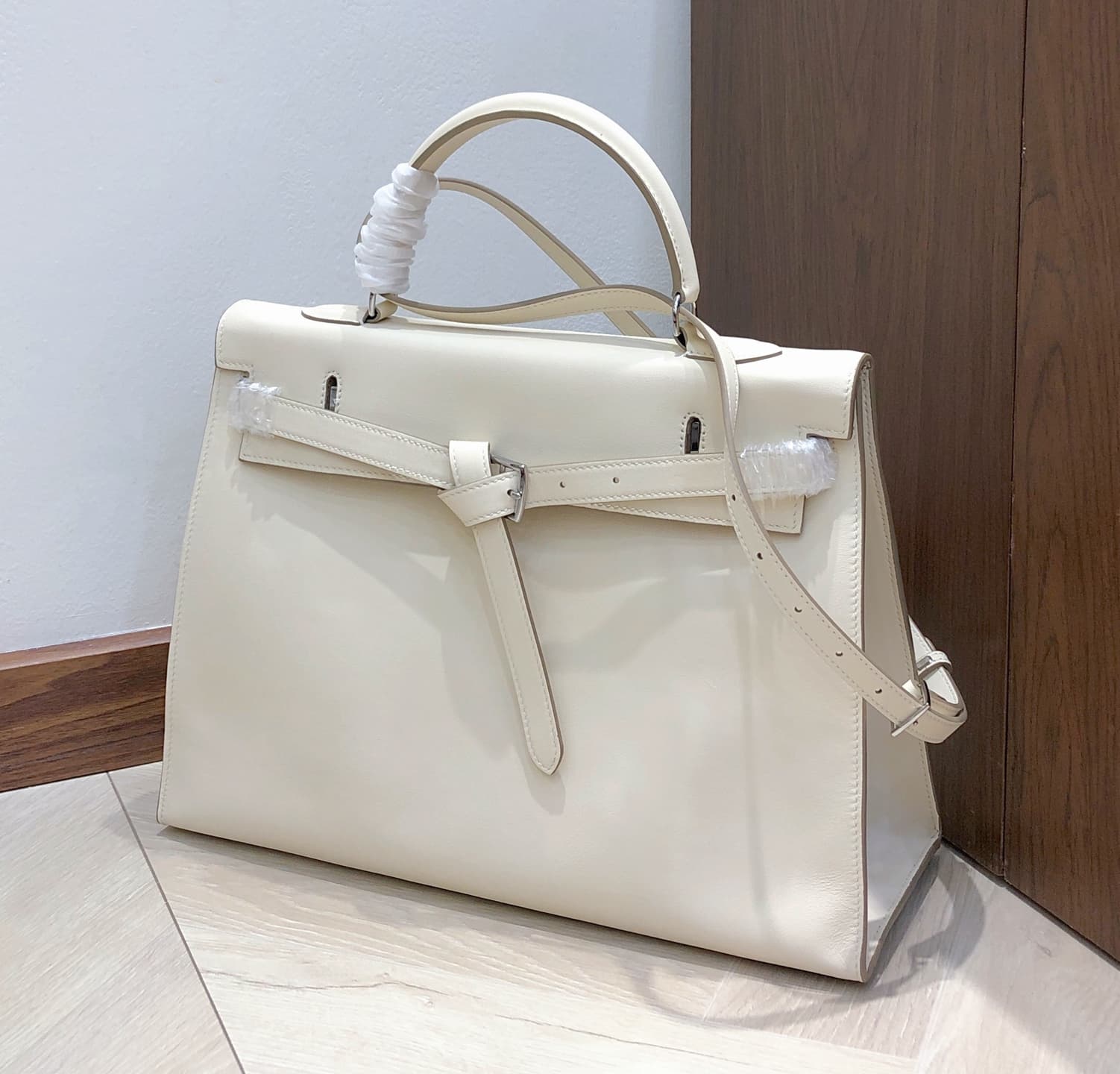 Hermes White Product