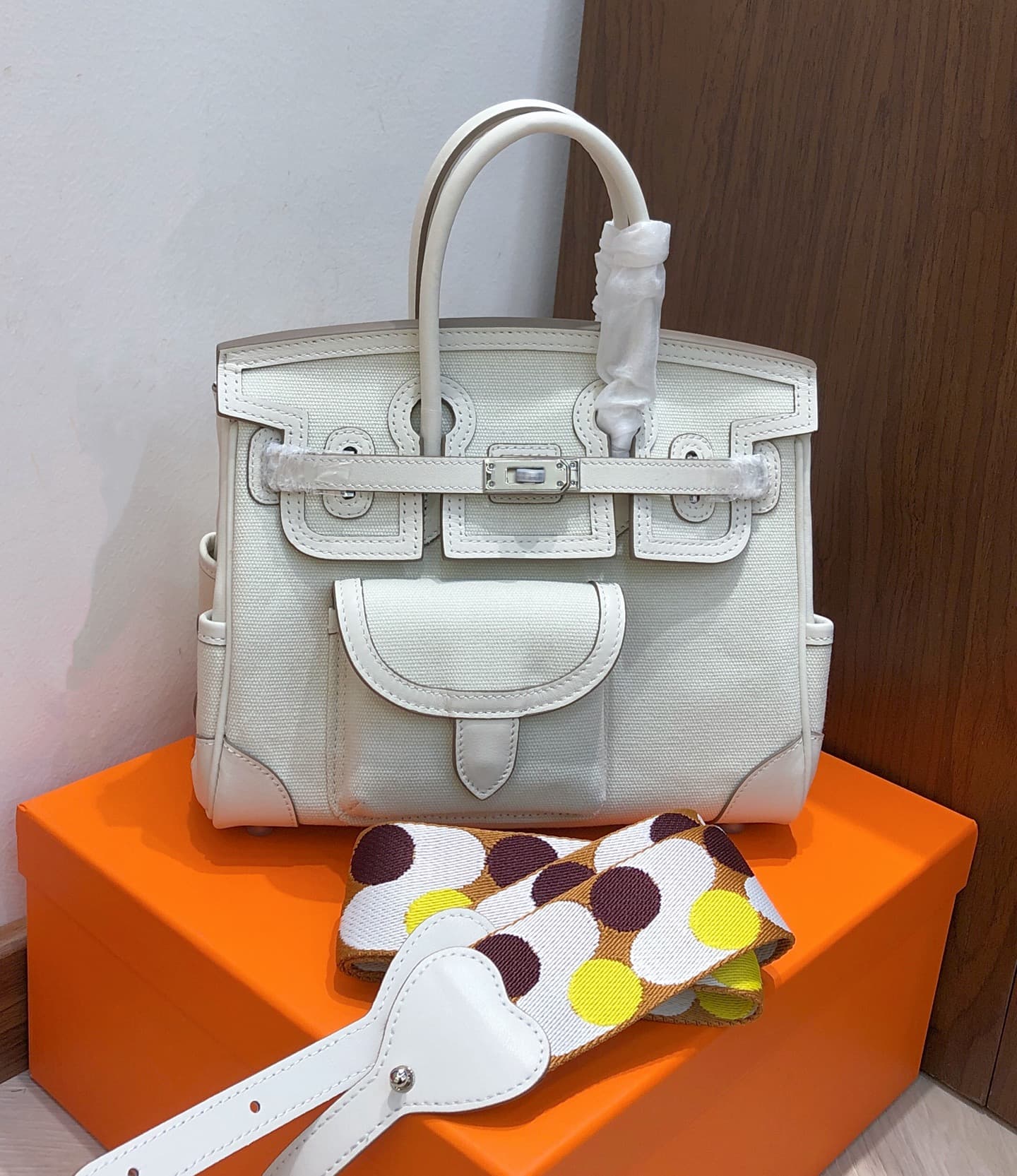 Hermes White Product