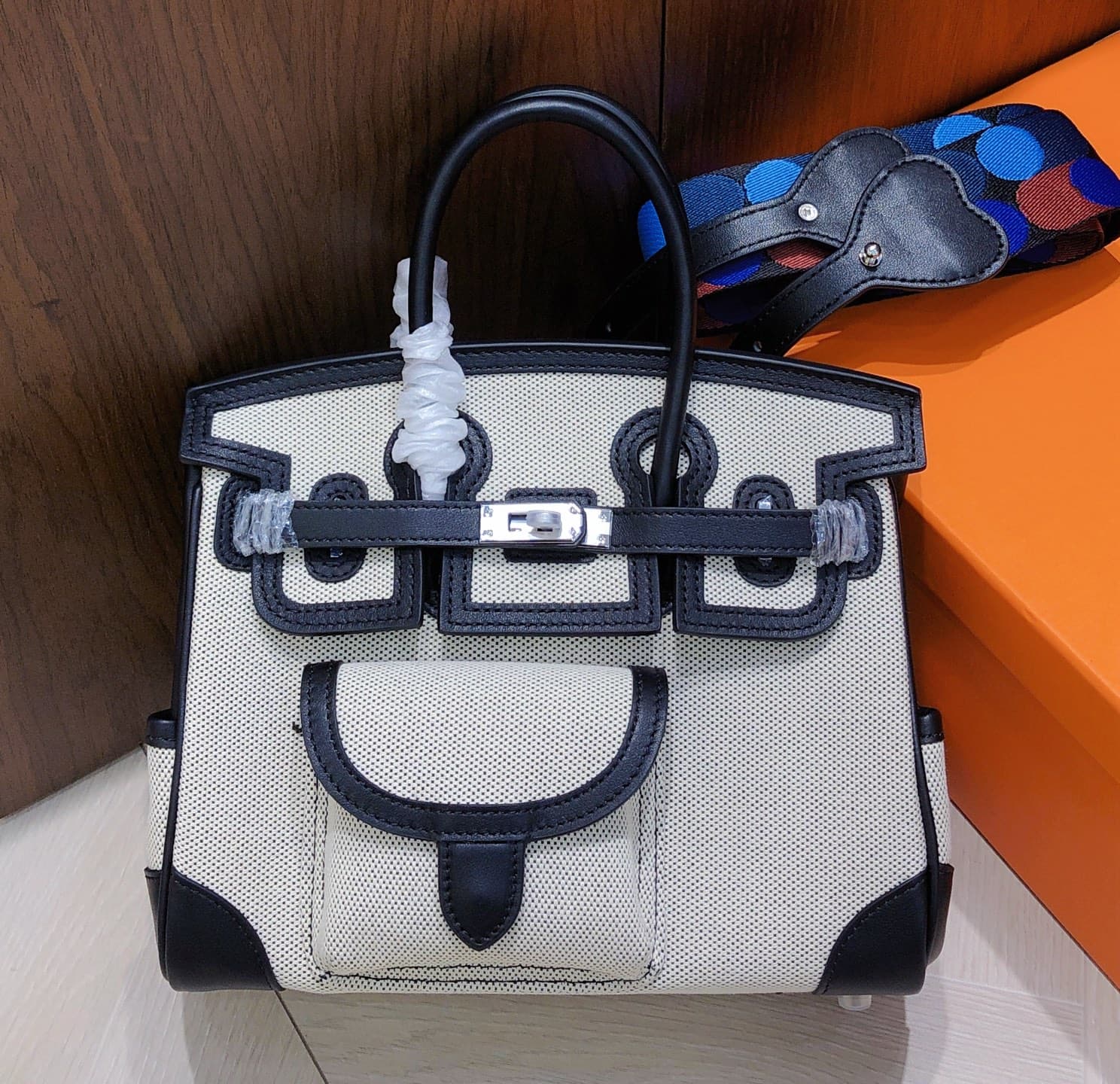 Hermes Black Product