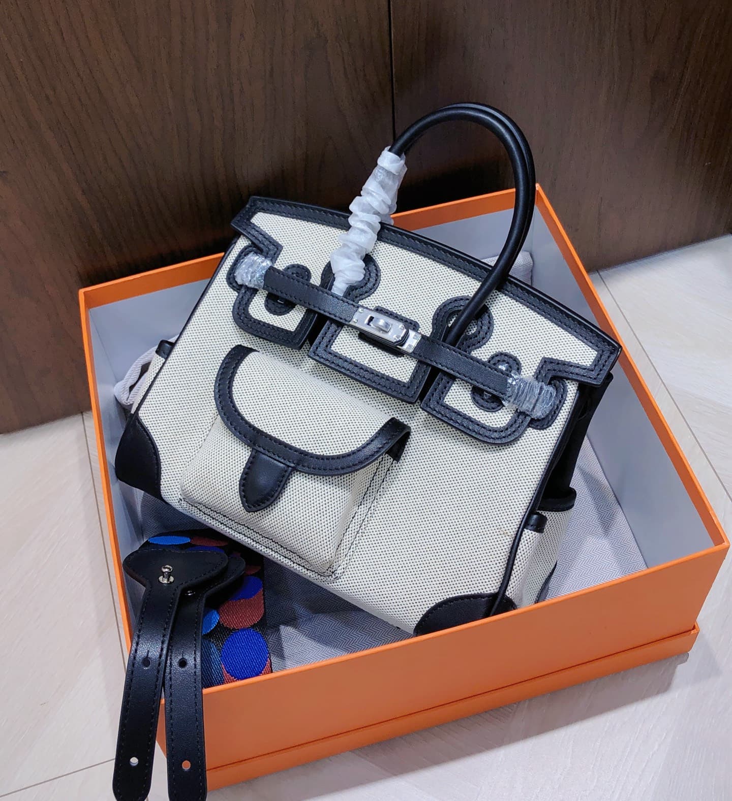 Hermes Black Product