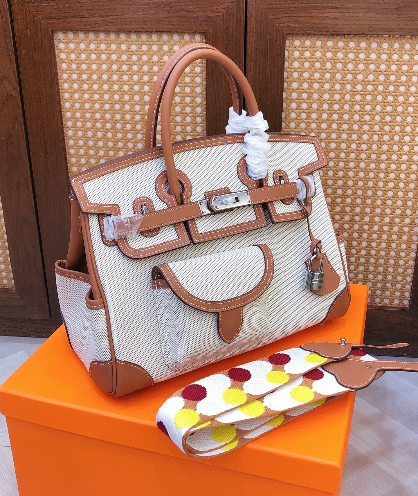Hermes White Product
