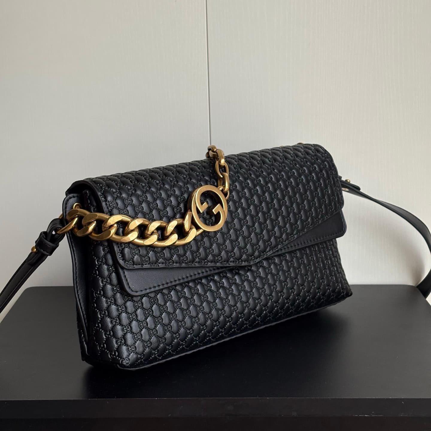Gucci Product 857622