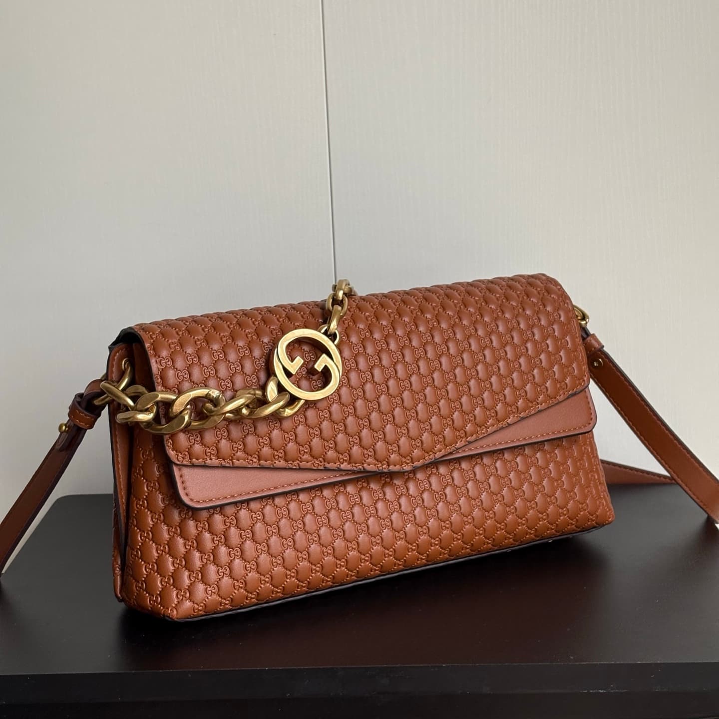 Gucci Product 857622