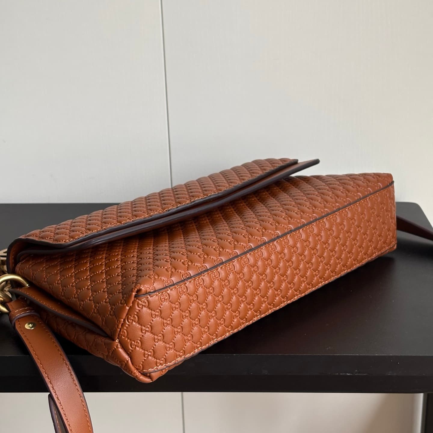 Gucci Product 857622