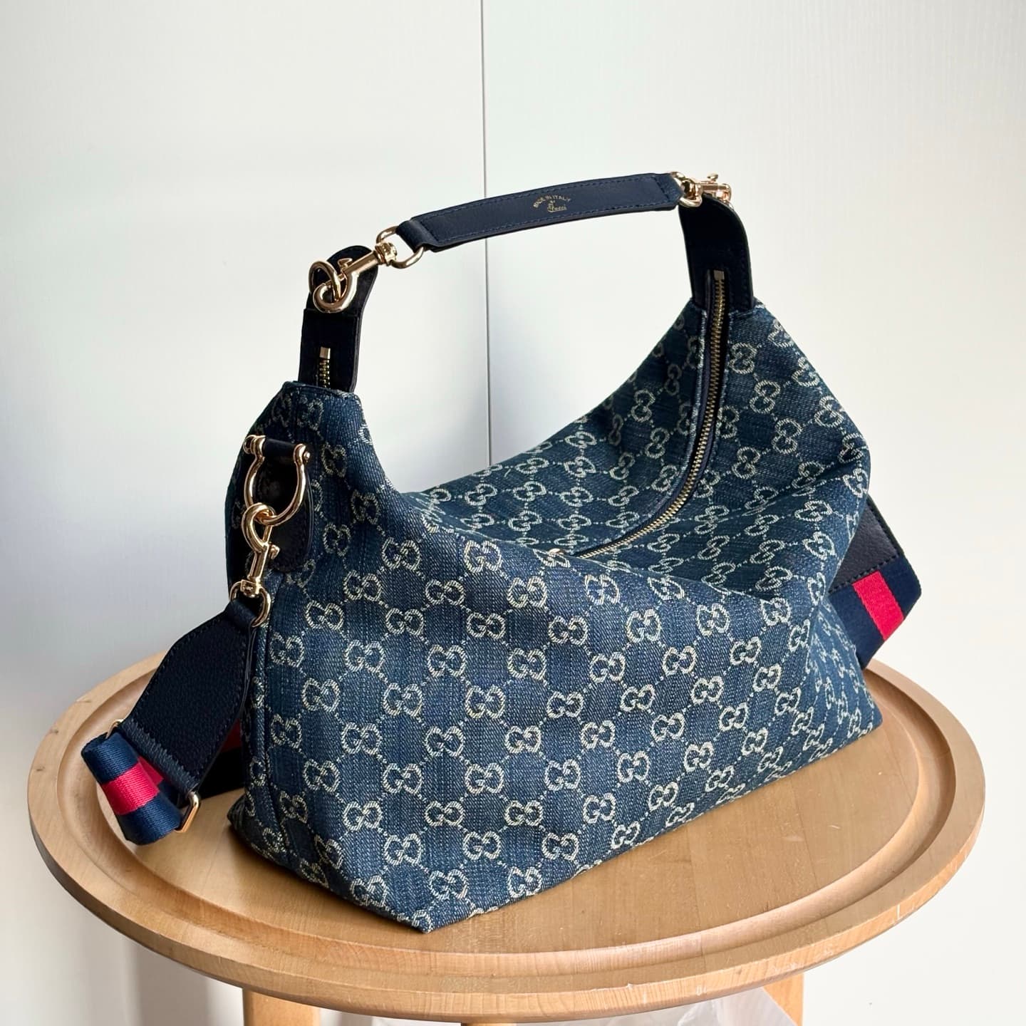 Gucci Product 866938