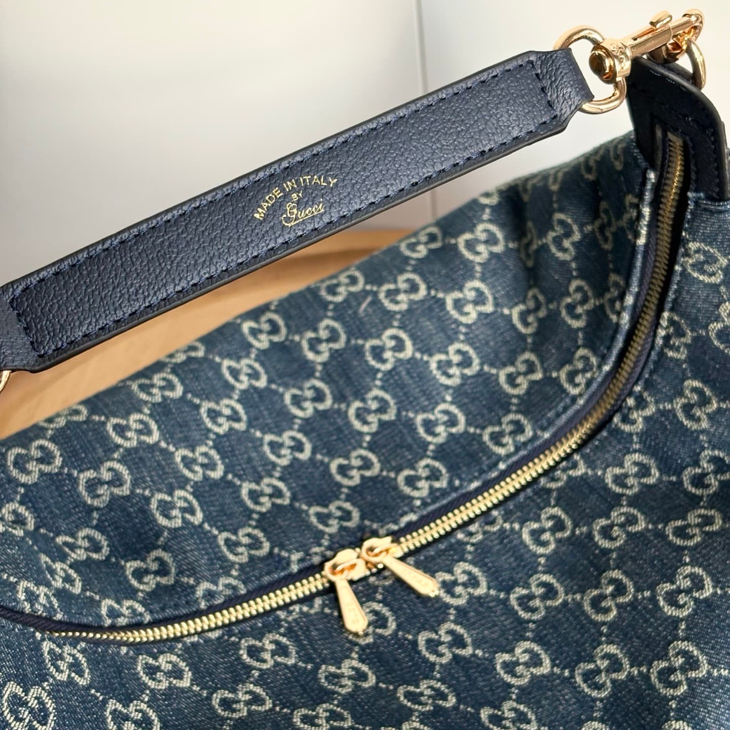 Gucci Product 866938