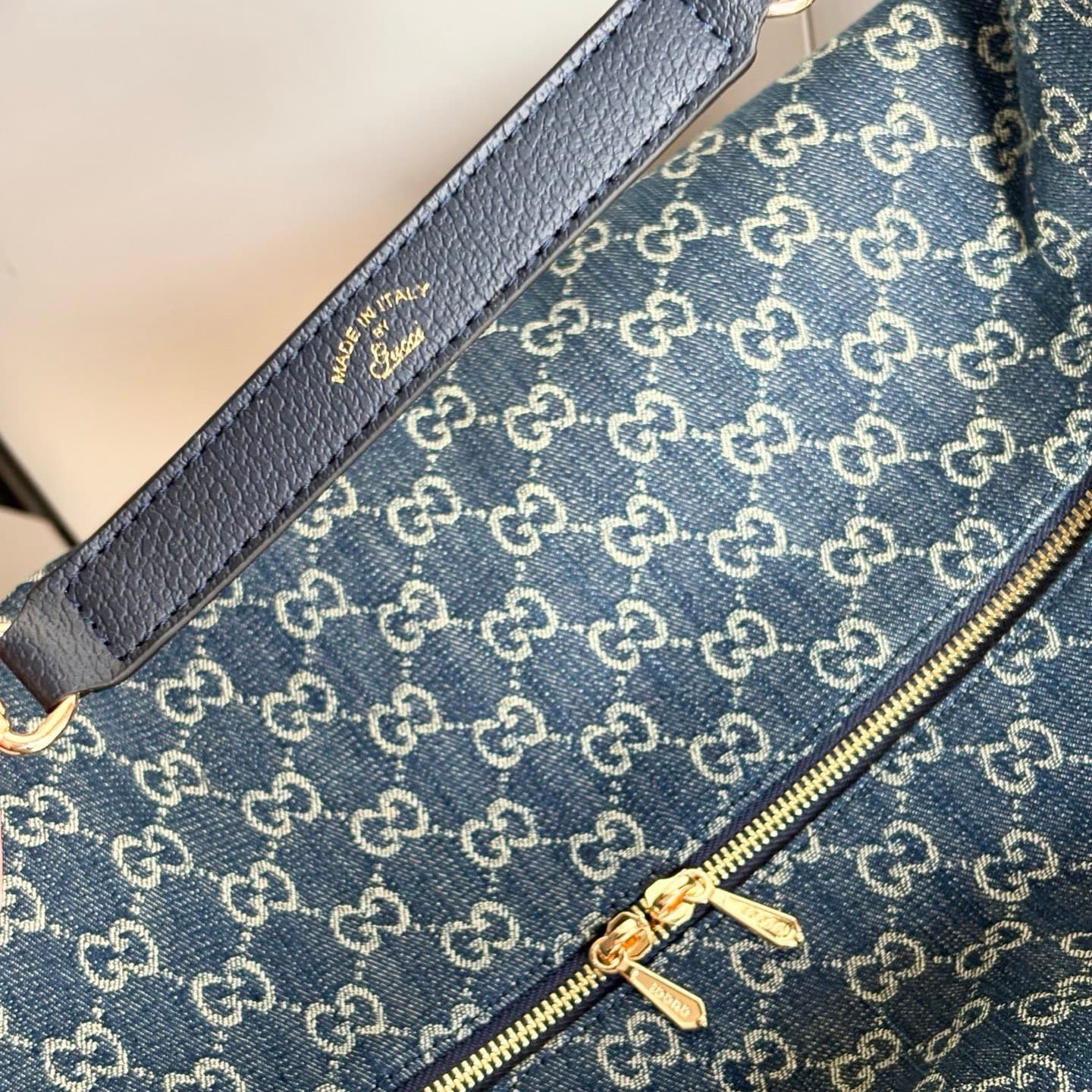 Gucci Product 864485