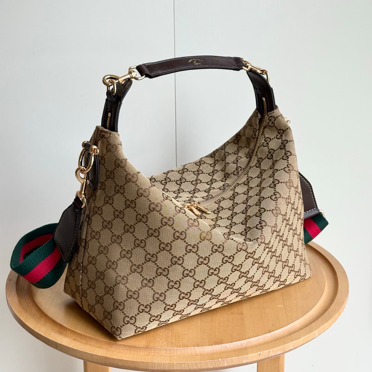 Gucci Product 866938