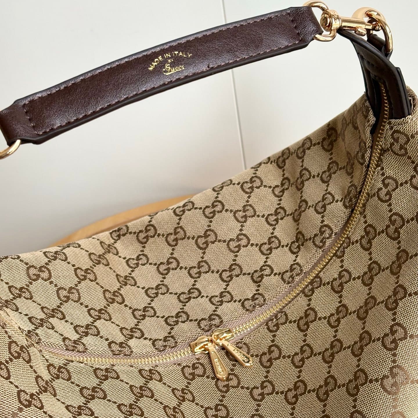 Gucci Product 866938