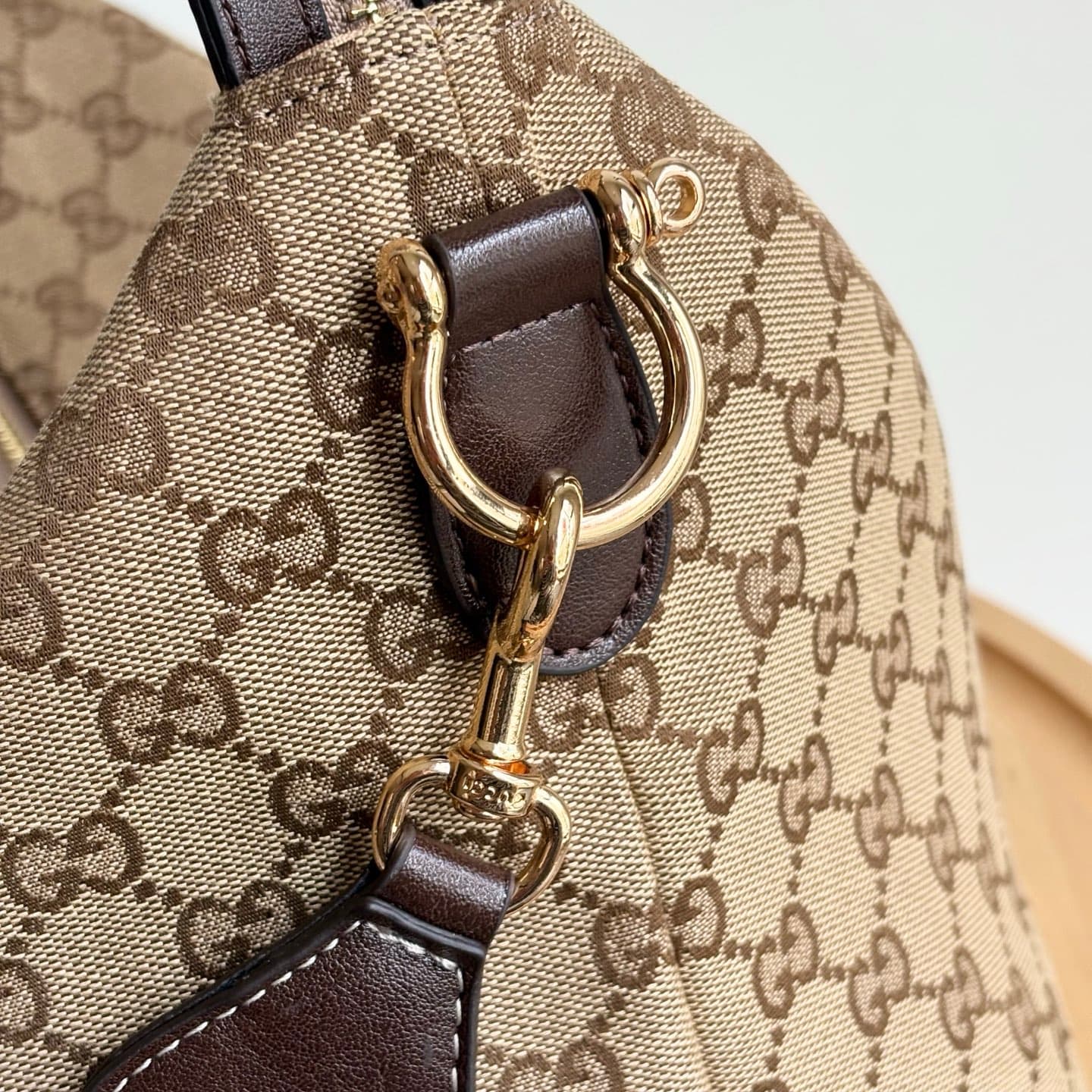 Gucci Product 866938