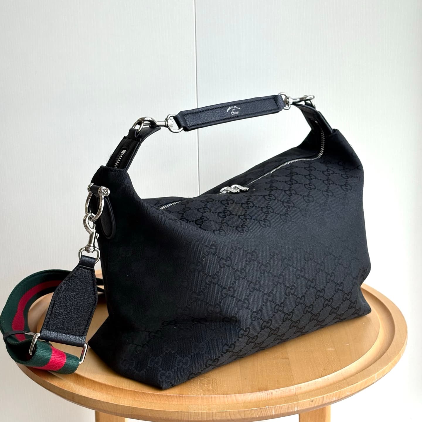 Gucci Product 866938