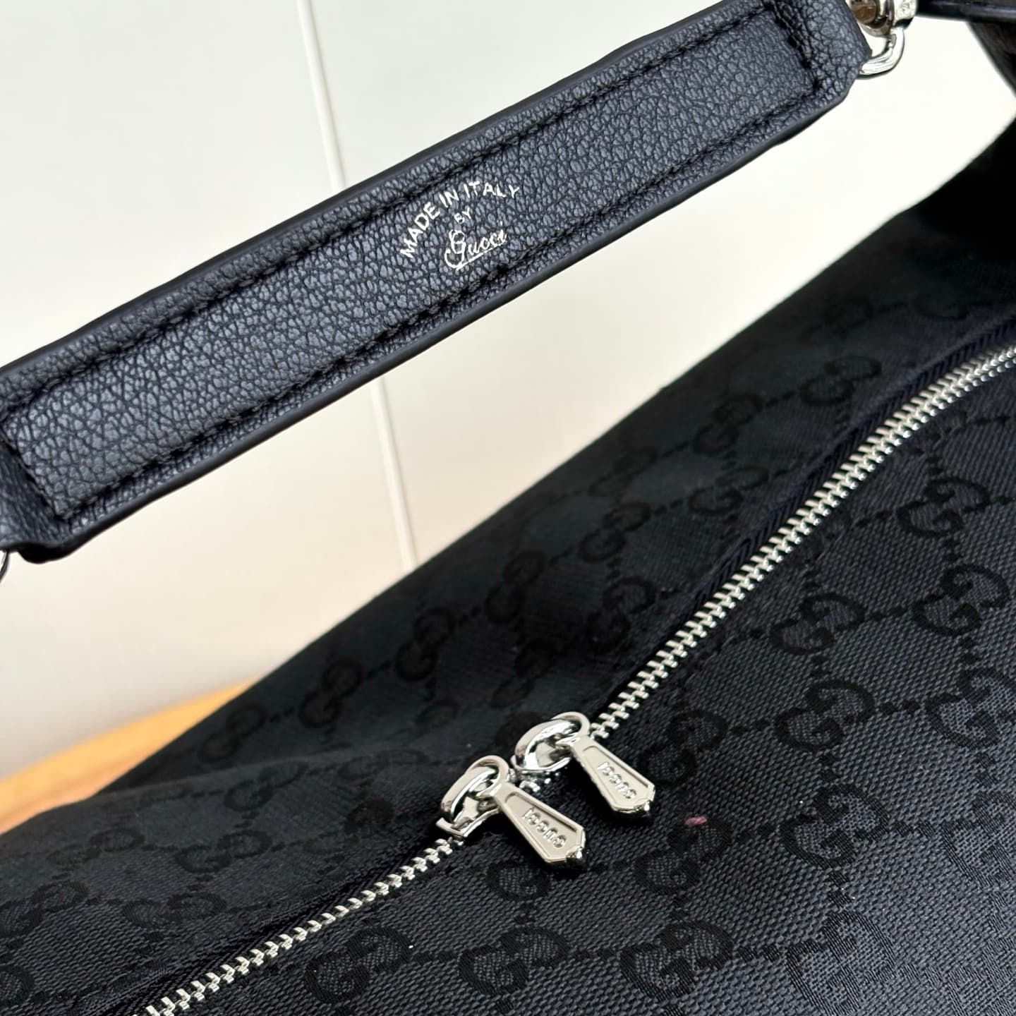 Gucci Product 866938