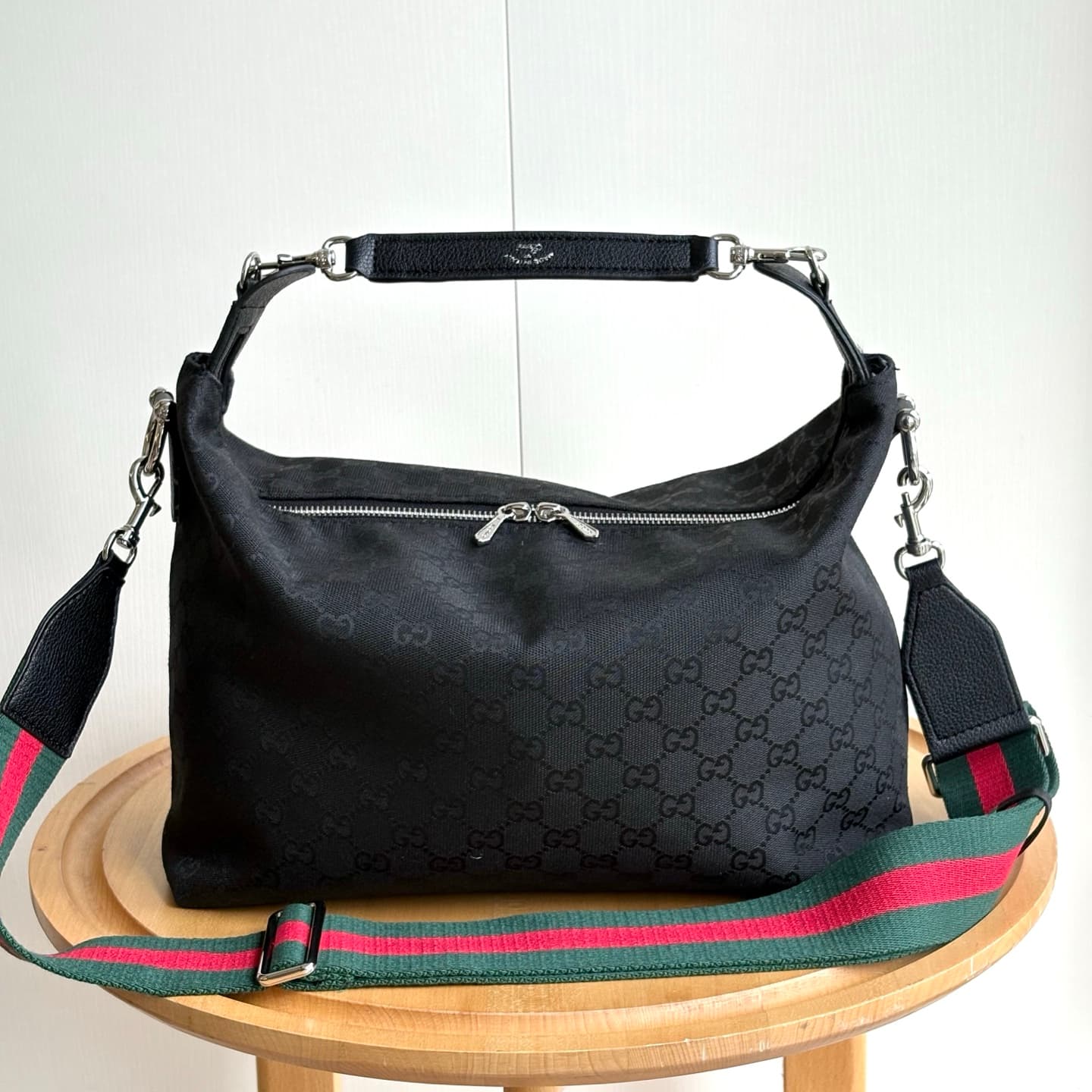 Gucci Product 866938