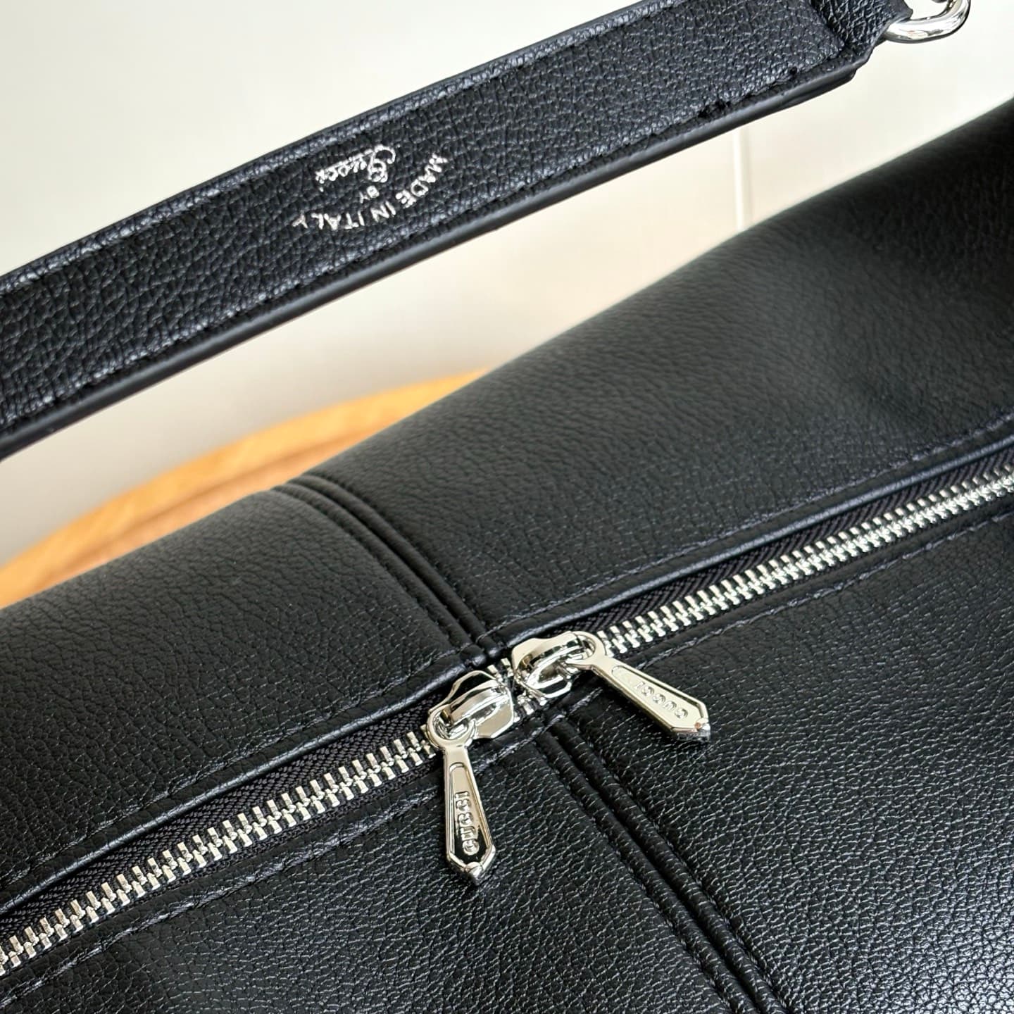 Gucci Product 866938