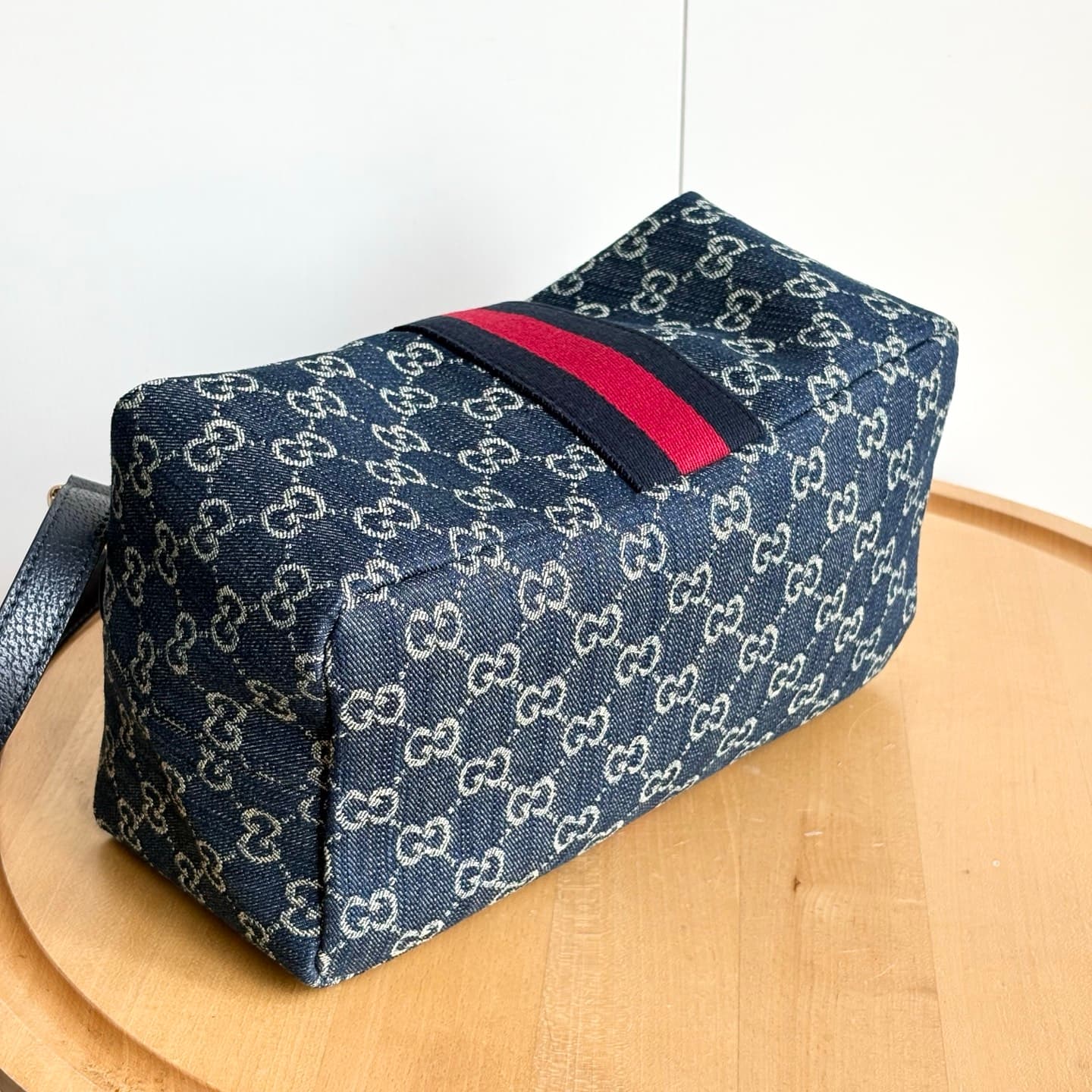 Gucci Blue Product 857799
