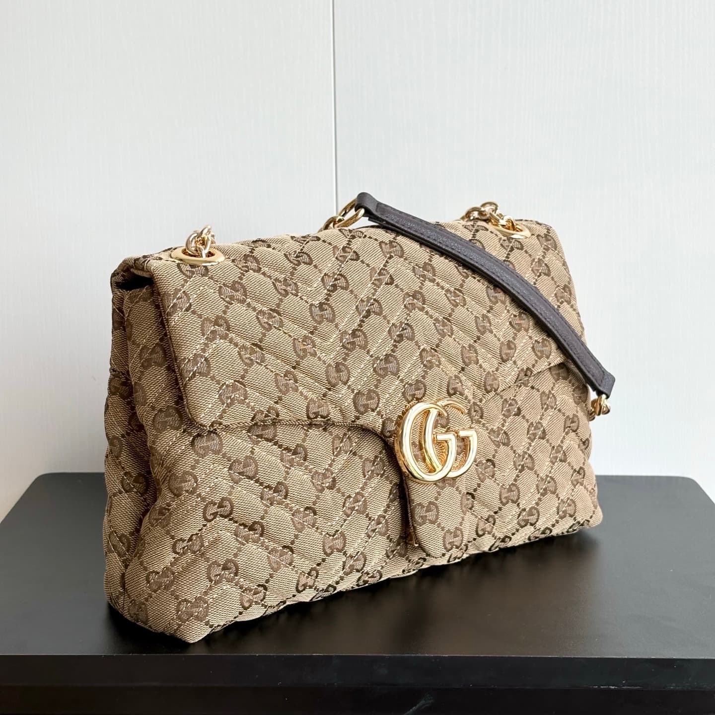 Gucci Product 850676