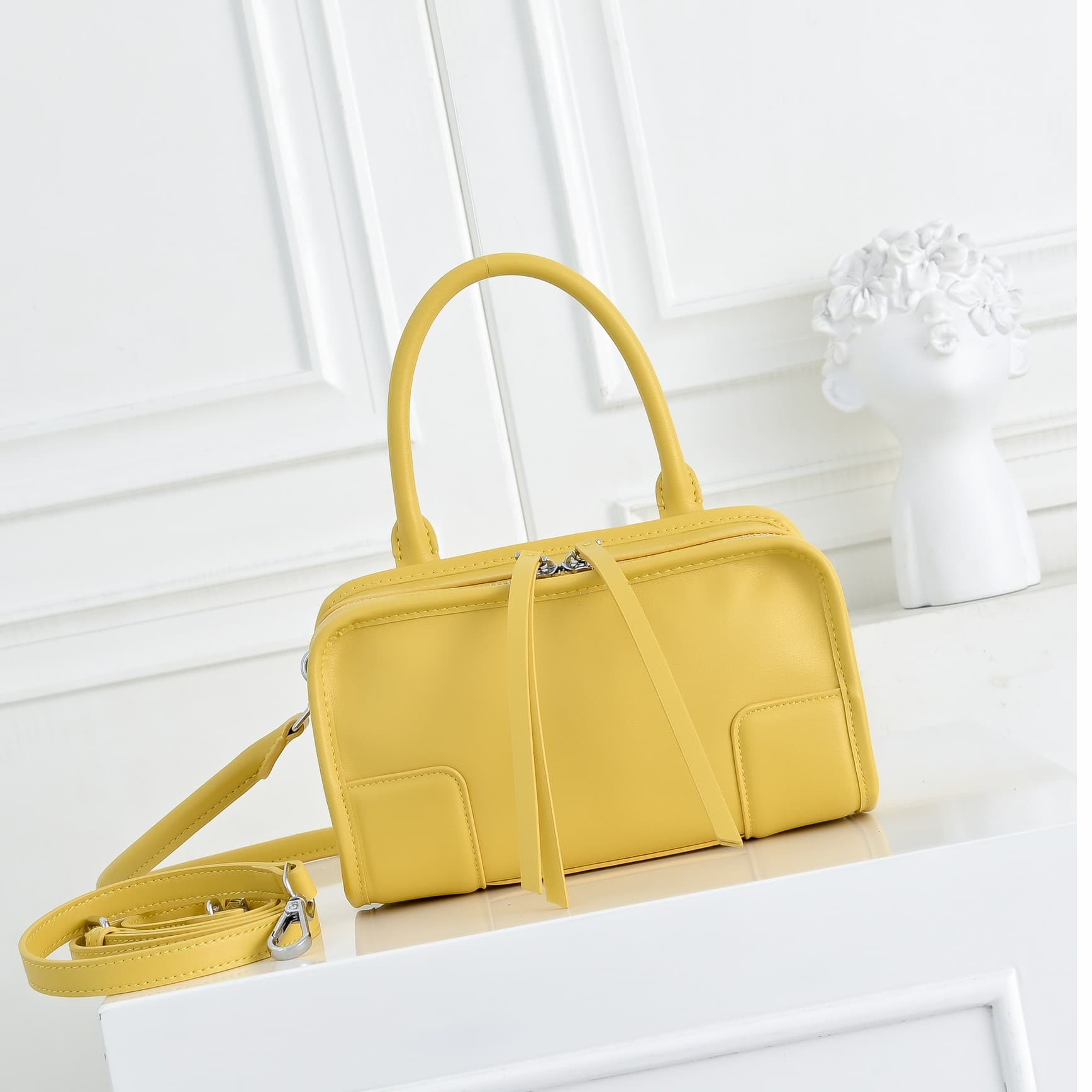 Loewe White Bag 9155
