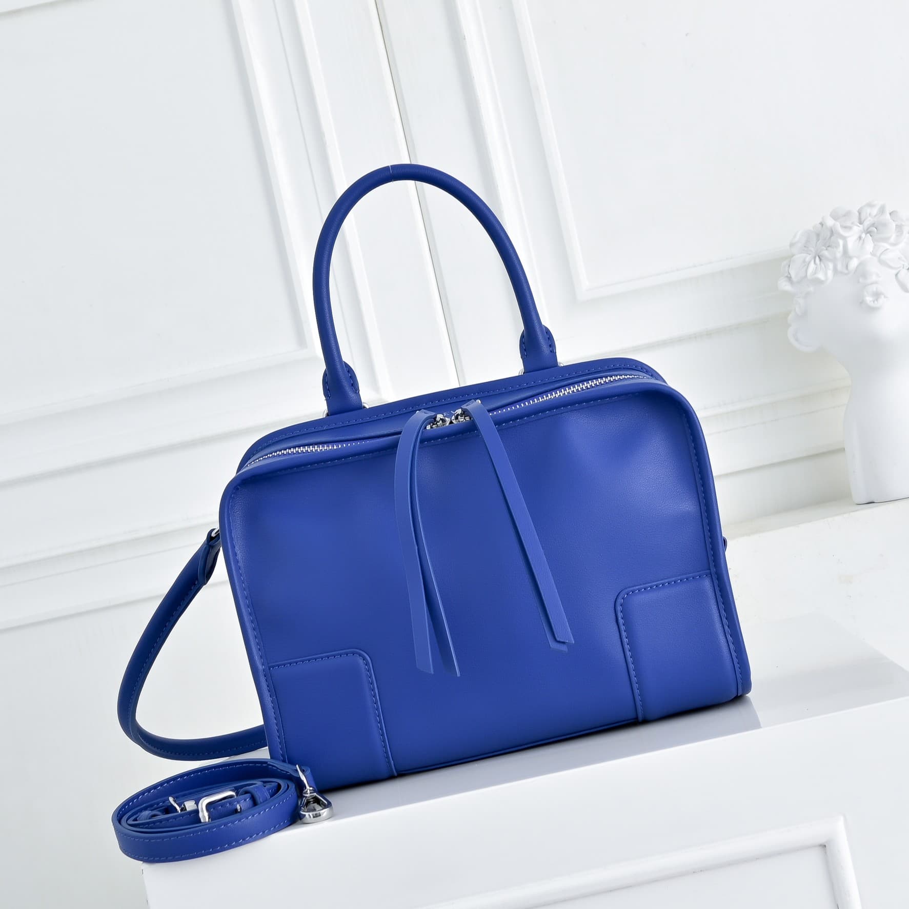 Loewe White Bag 9156