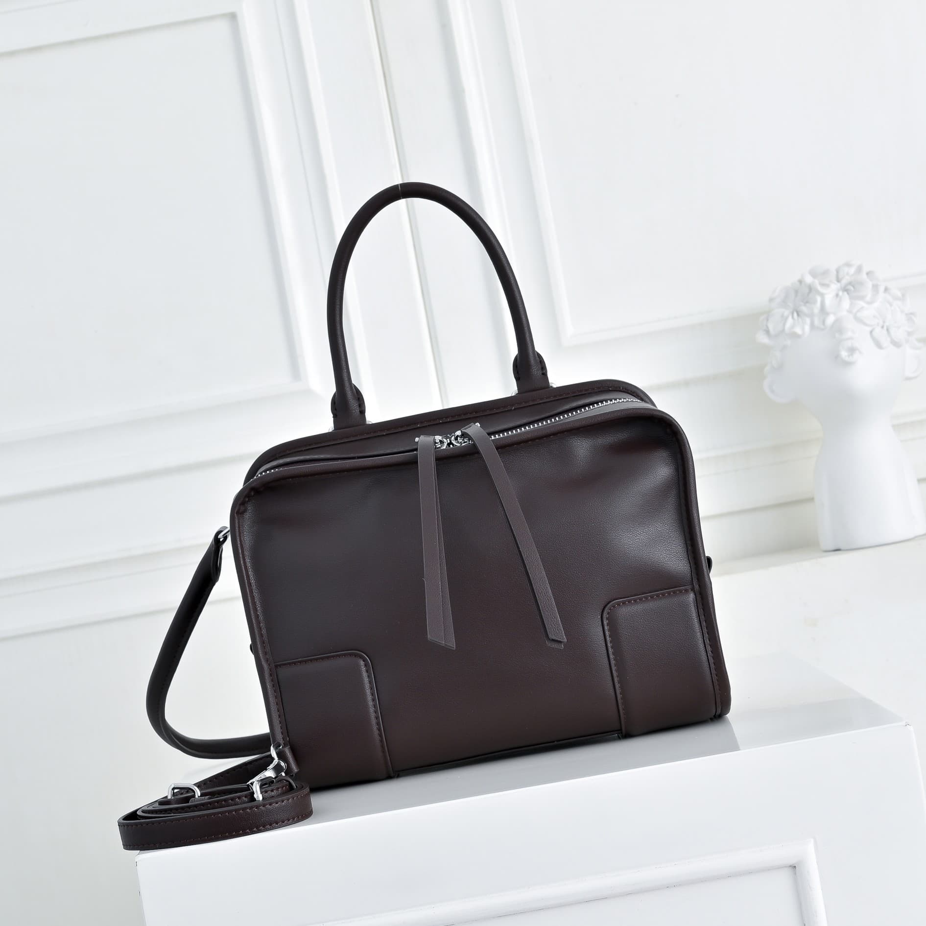 Loewe White Bag 9156