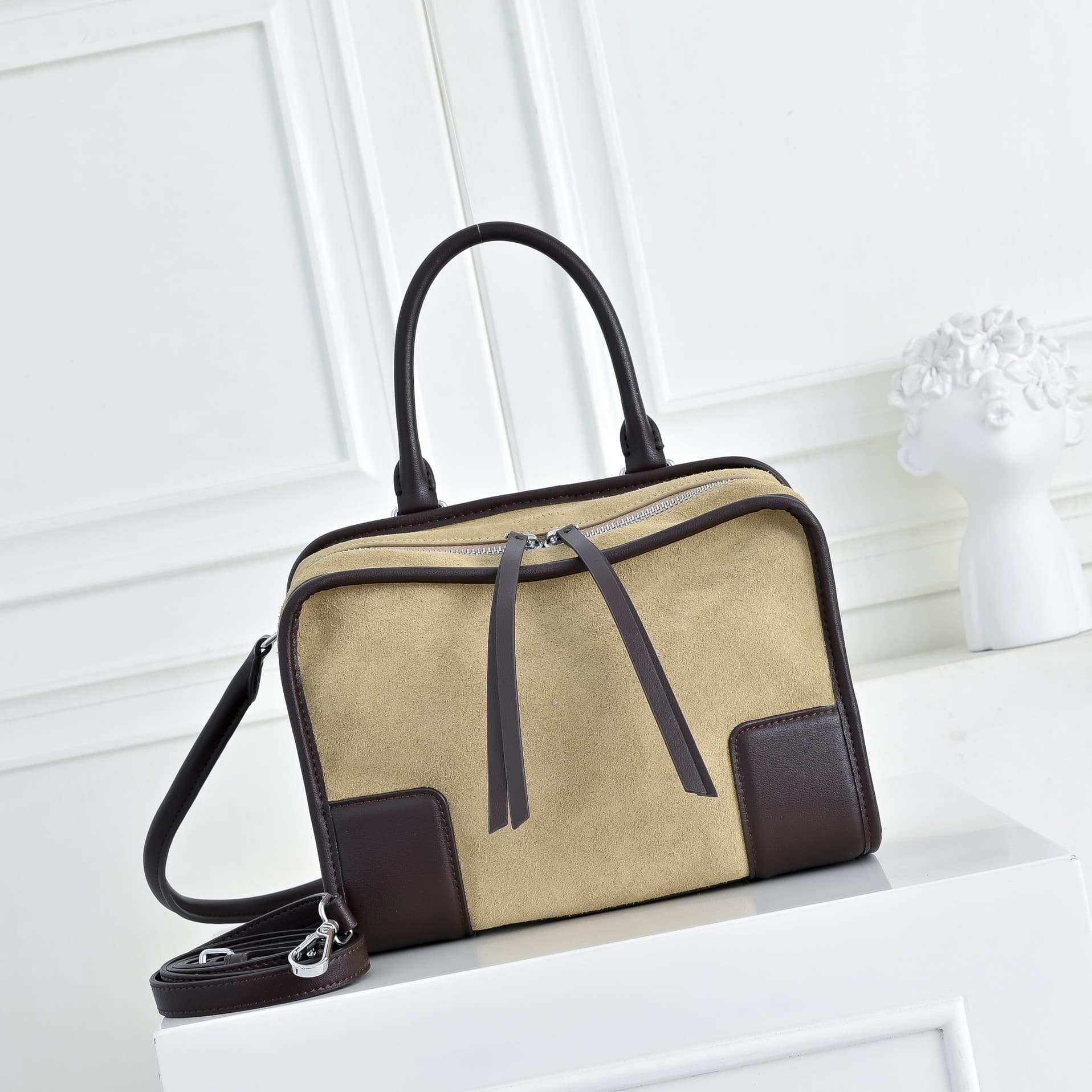 Loewe White Bag 9156