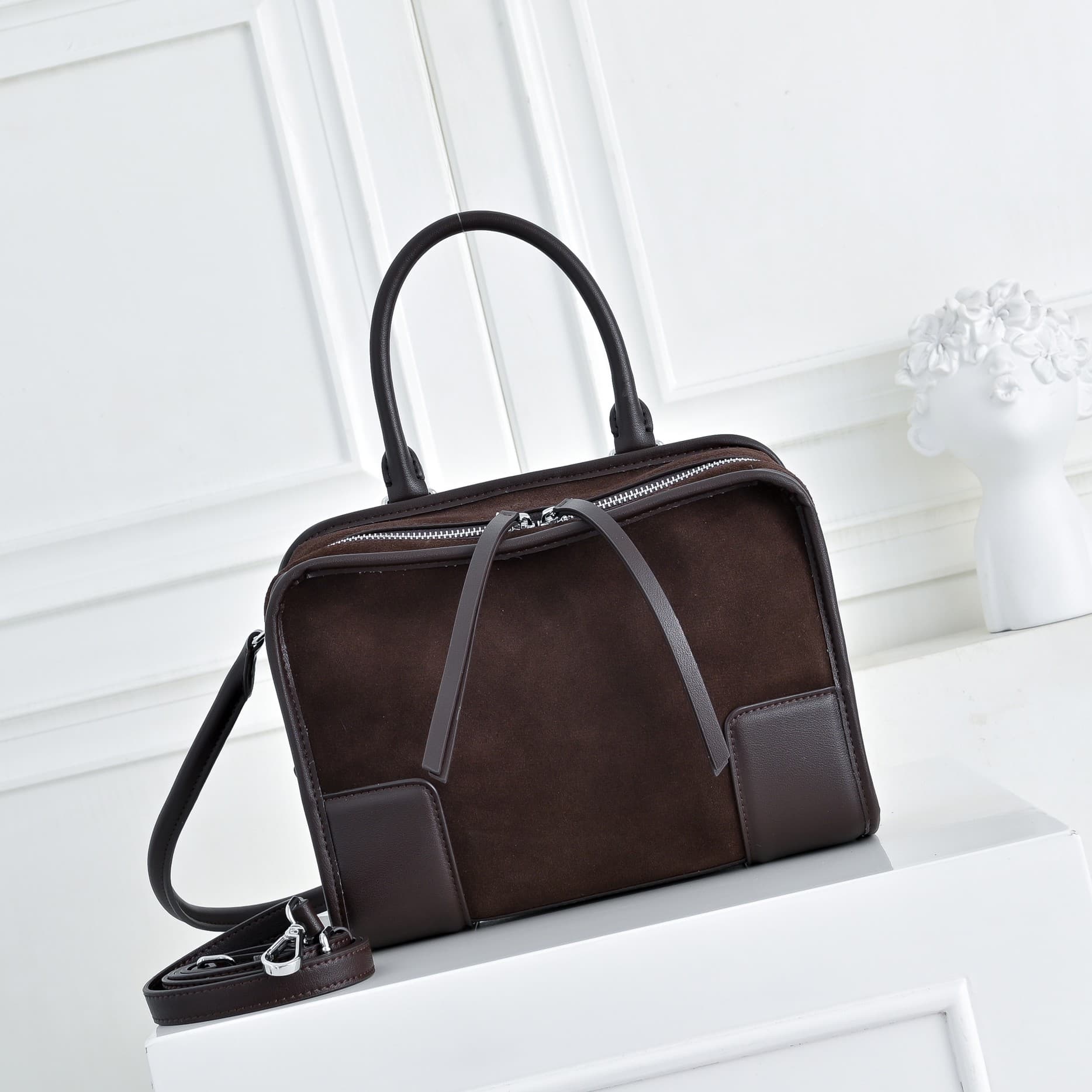 Loewe White Bag 9156