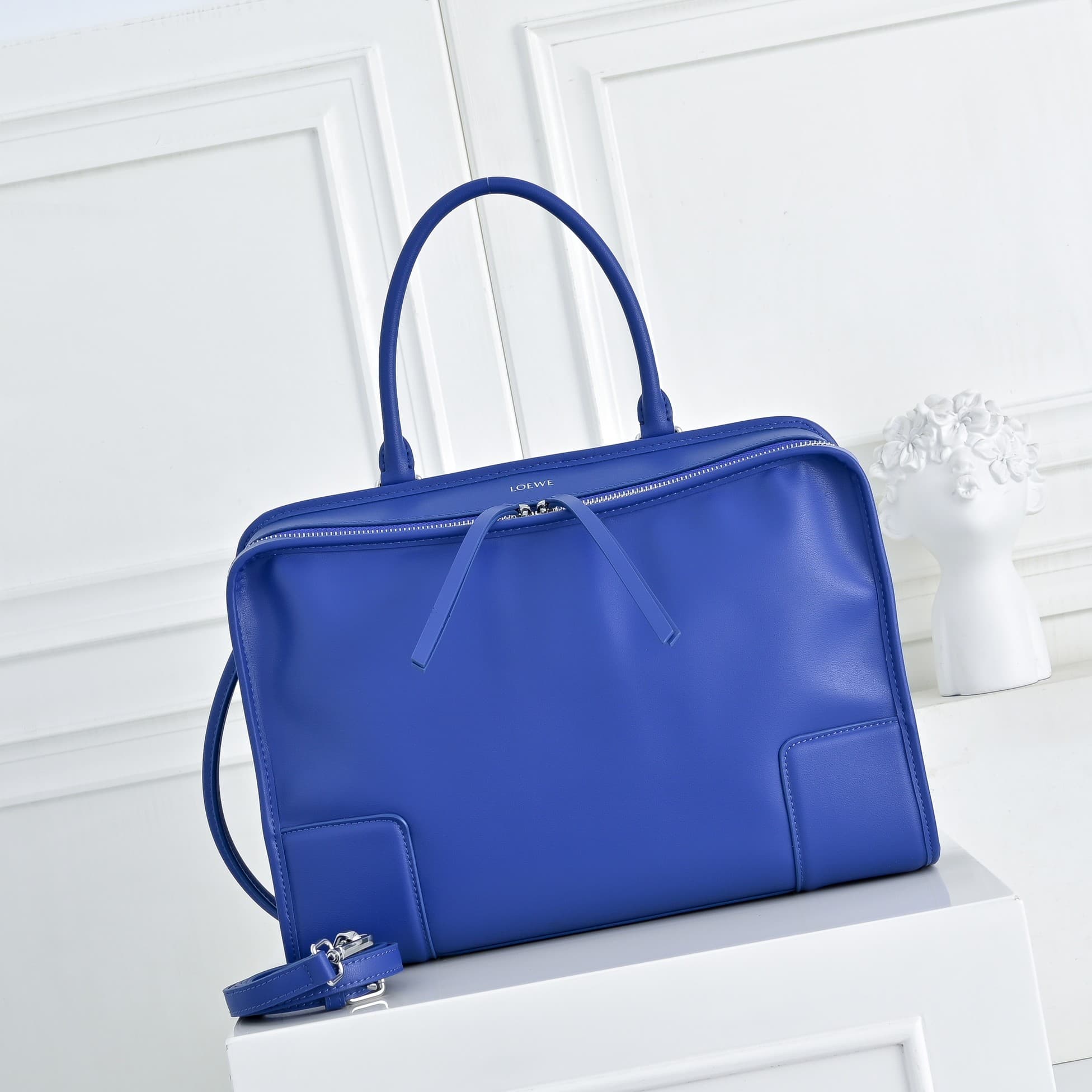 Loewe White Bag 9157