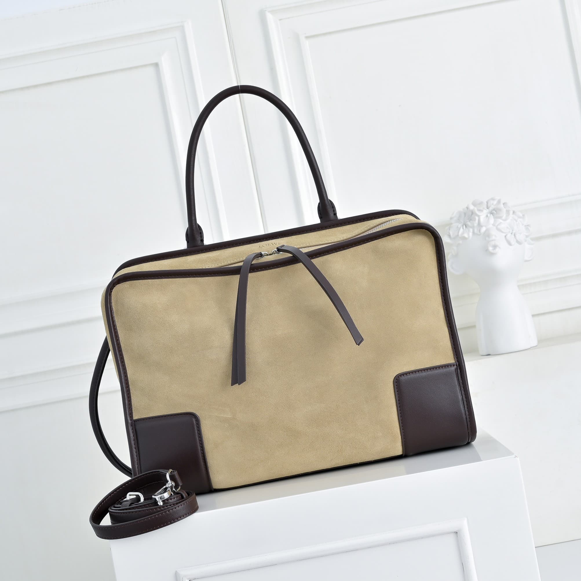 Loewe White Bag 9157