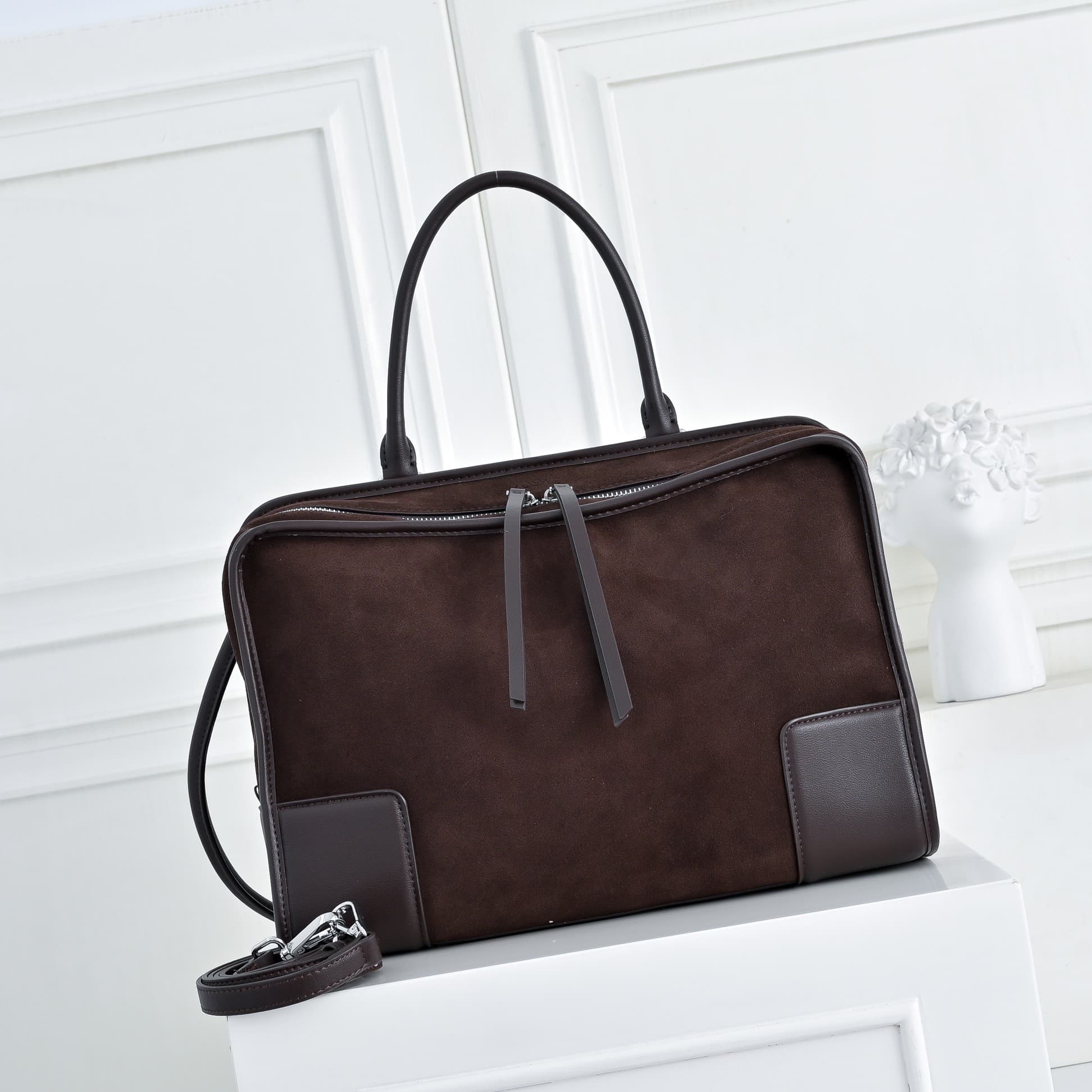Loewe White Bag 9157