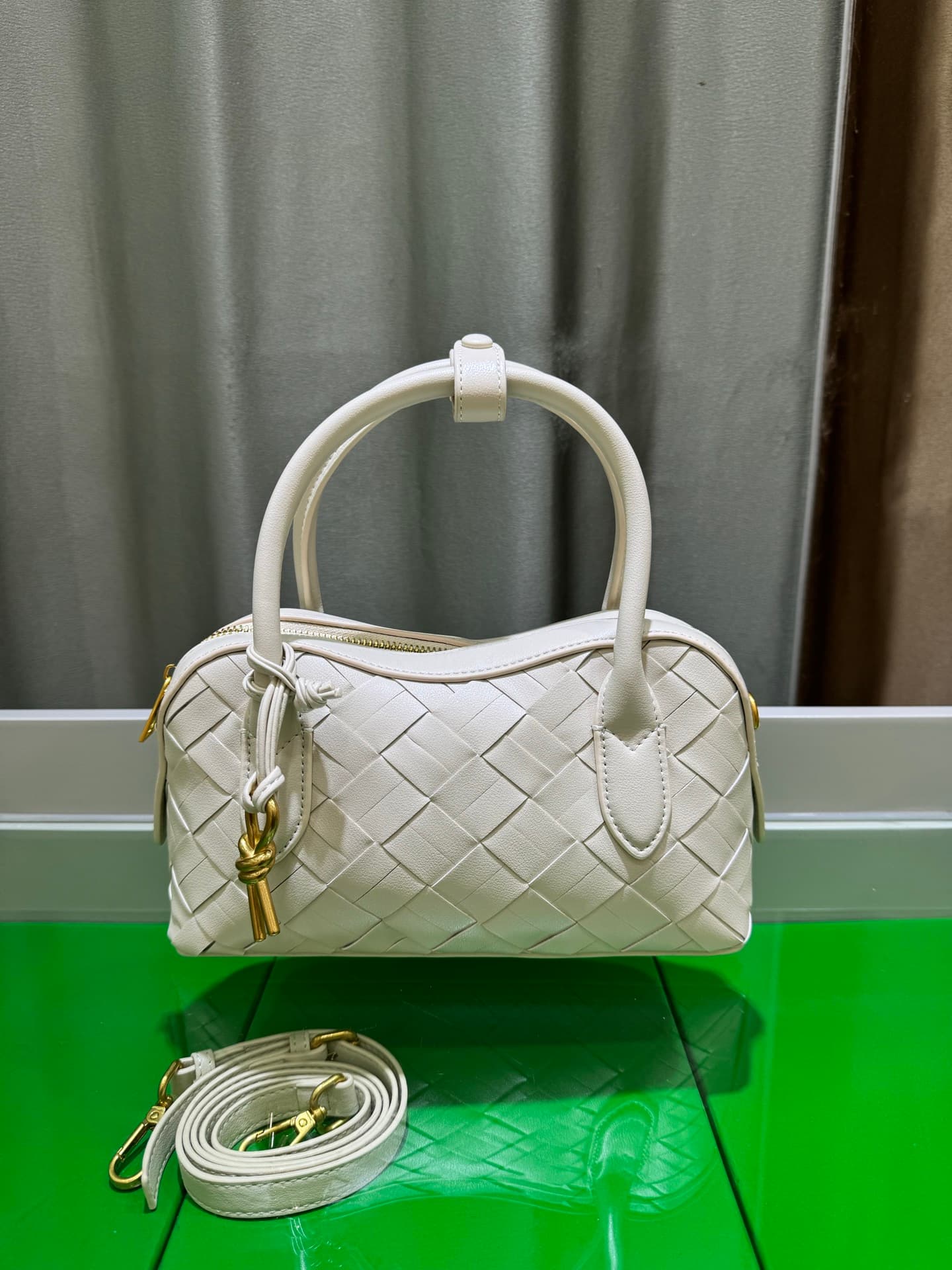 Bottega Veneta Small Crossbody Bag 9980