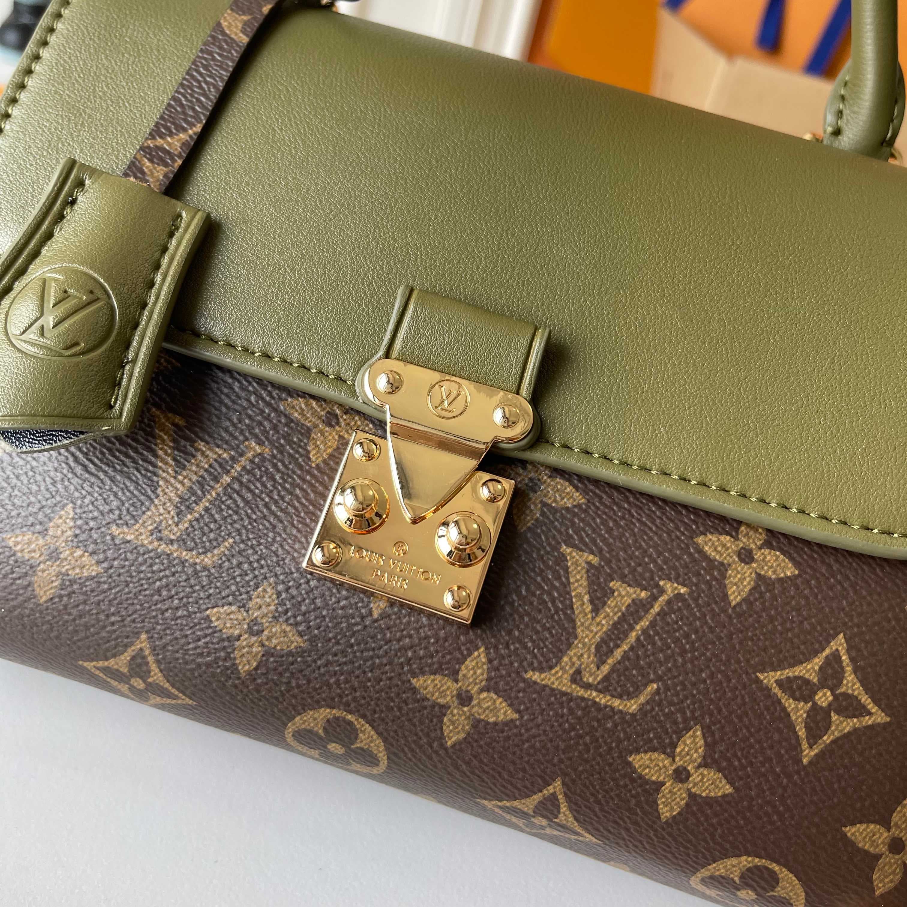 Louis Vuitton Bag M27511