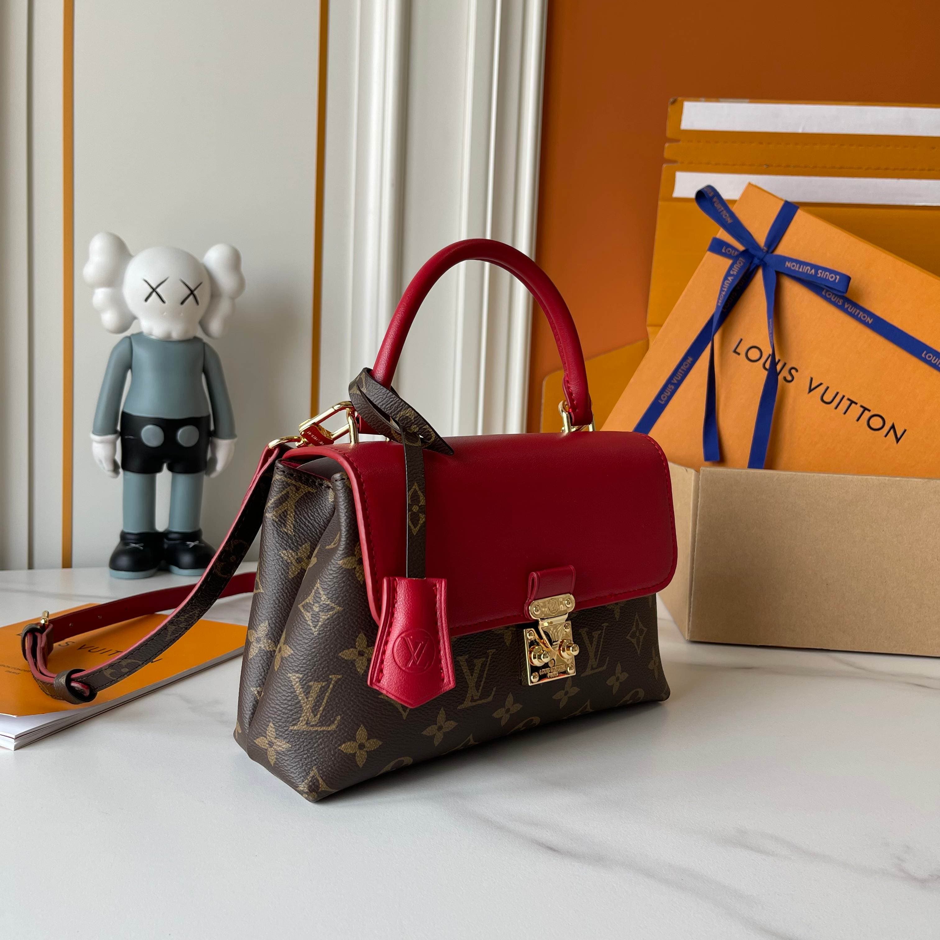 Louis Vuitton Bag M27511
