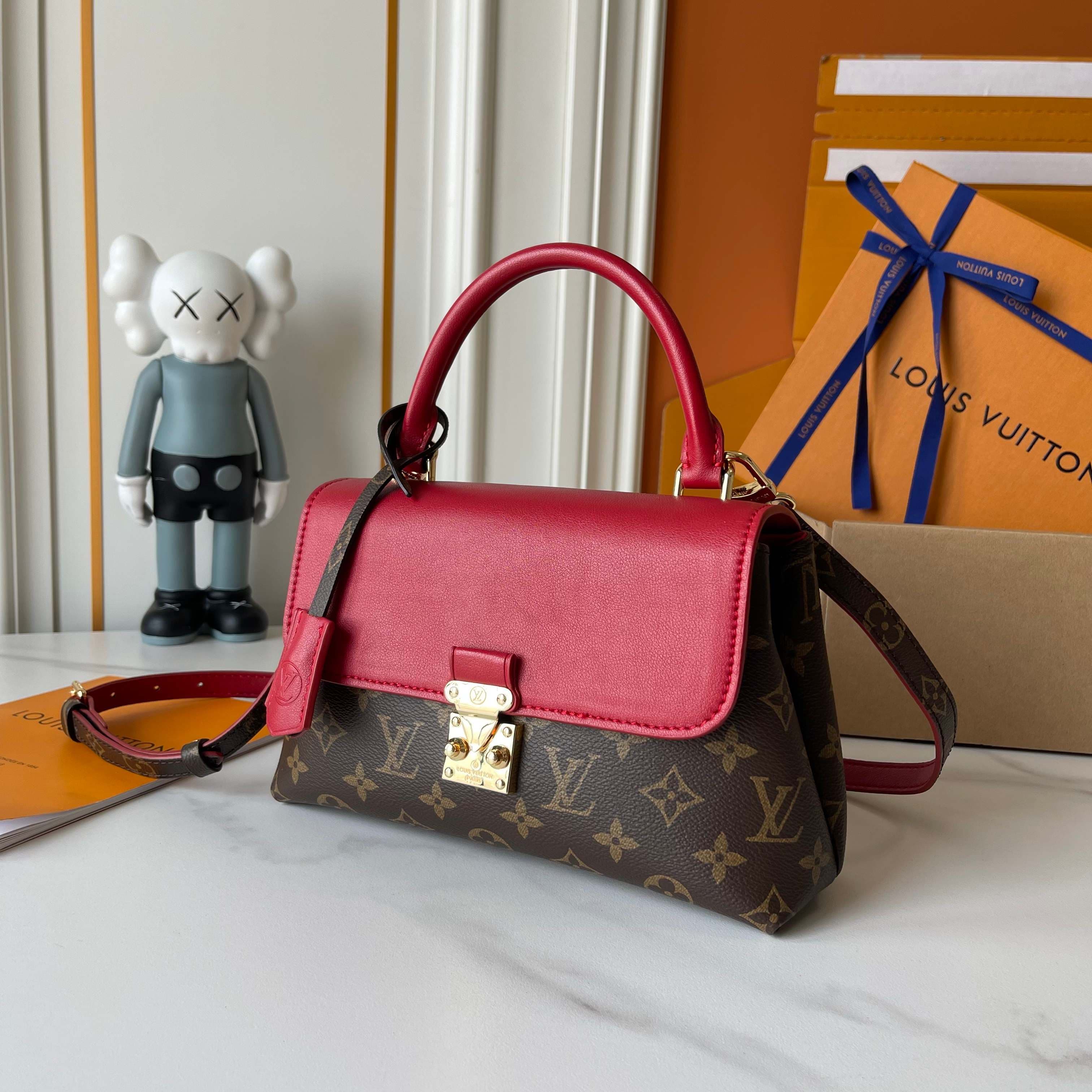 Louis Vuitton Bag M27511