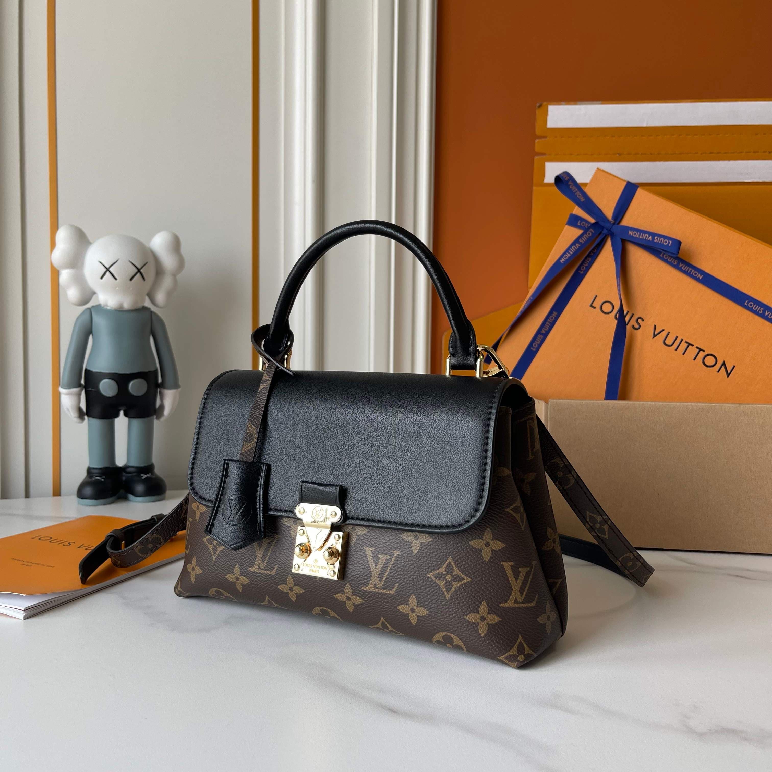 Louis Vuitton Bag M27511