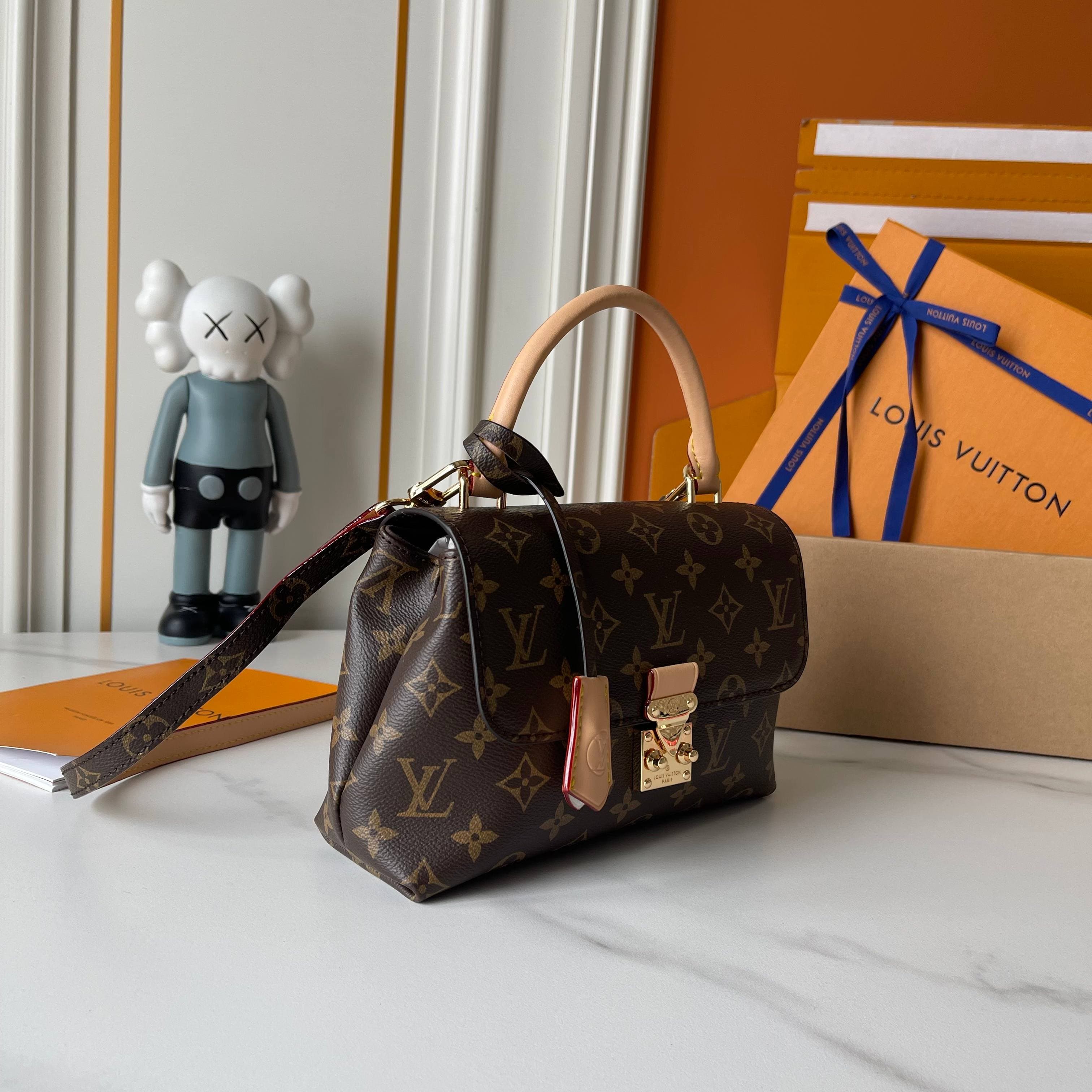 Louis Vuitton Bag M27511