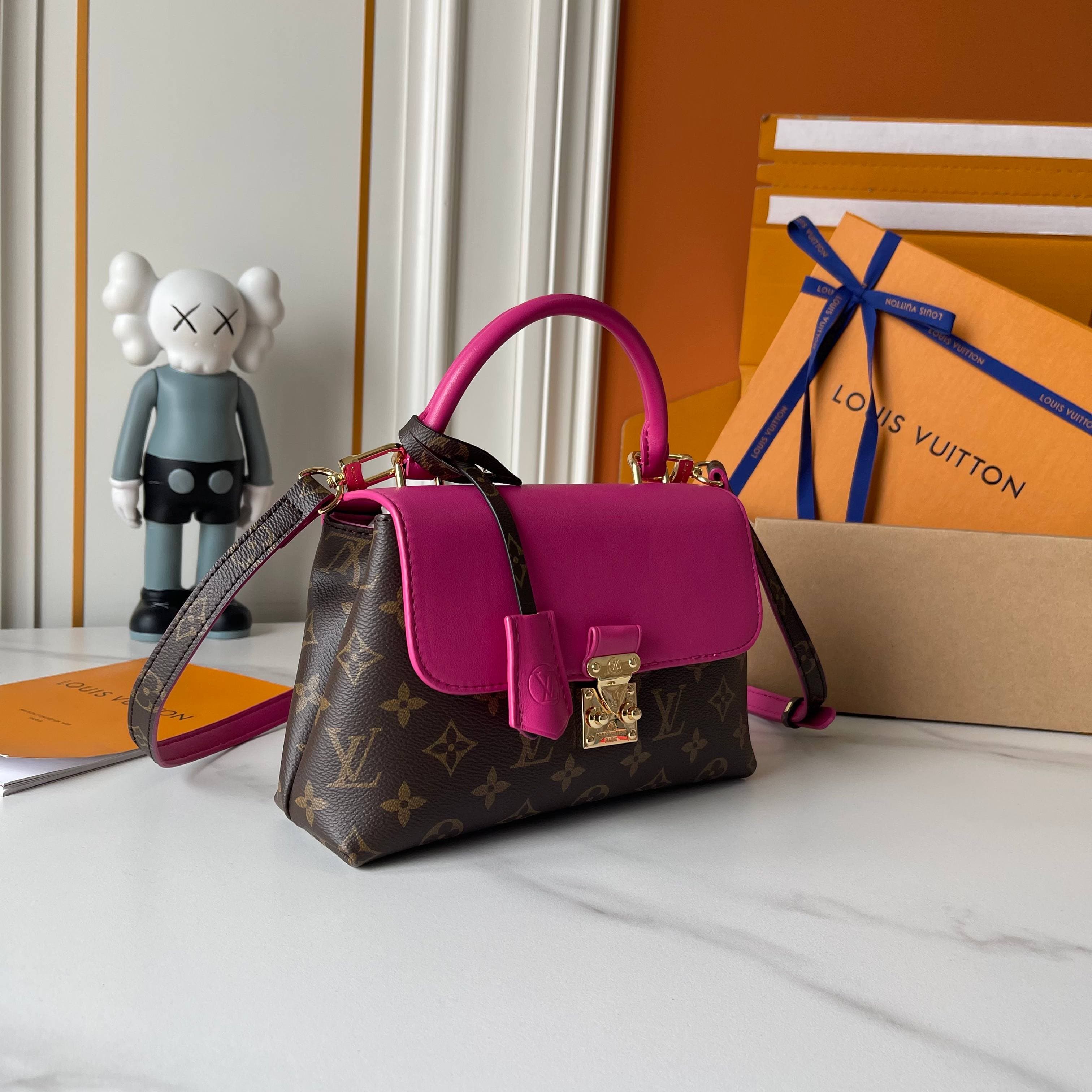 Louis Vuitton Bag M27511